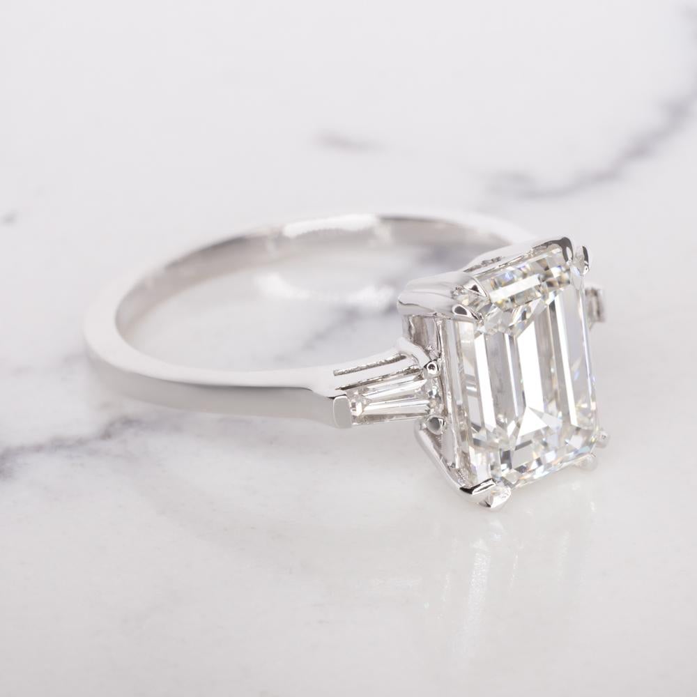 Women's or Men's GIA Certified 2.2 Carat Emerald Cut 'main stone' Diamond Ring For Sale