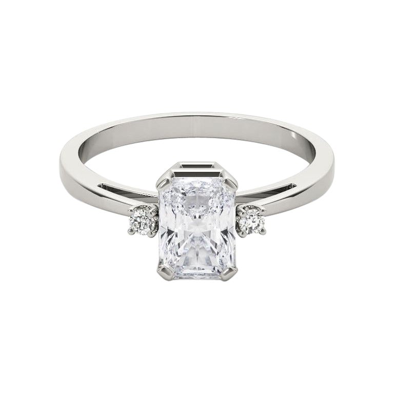 GIA-zertifizierter 2.2 Karat Radiant-Dreistein  Diamantring