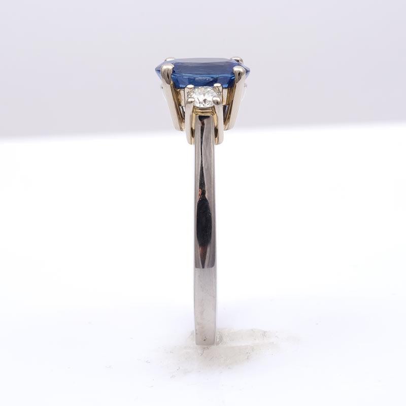 GIA Certified 2.20 Сarats Blue Sapphire Diamonds set in 14K White Gold Ring In New Condition For Sale In Los Angeles, CA