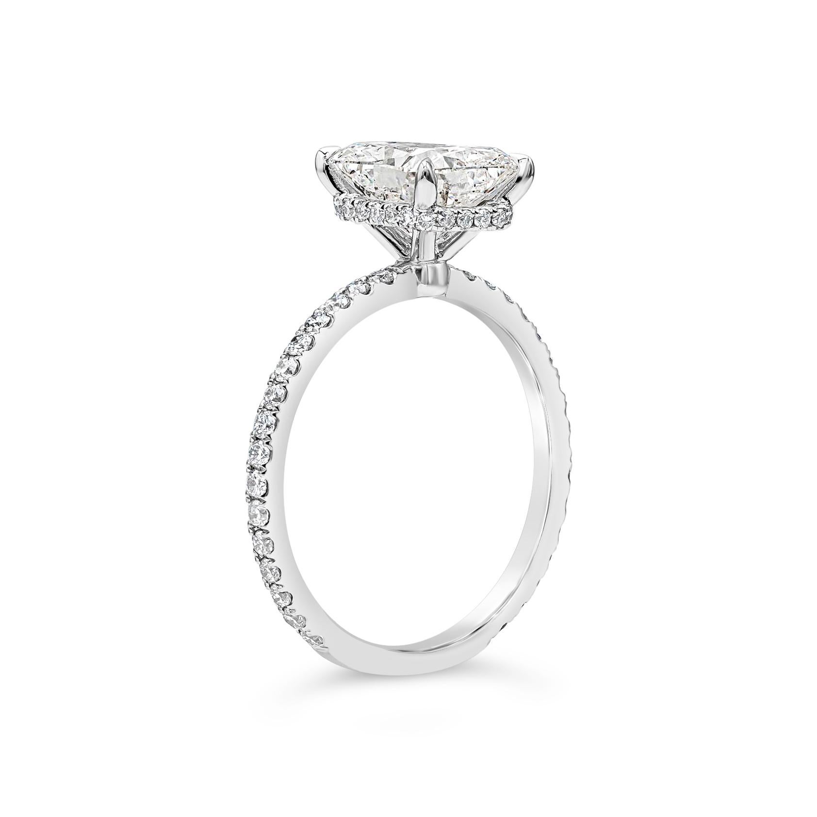 Contemporary GIA Certified 2.20 Carats Cushion Cut Diamond Engagement Ring with Side Stones