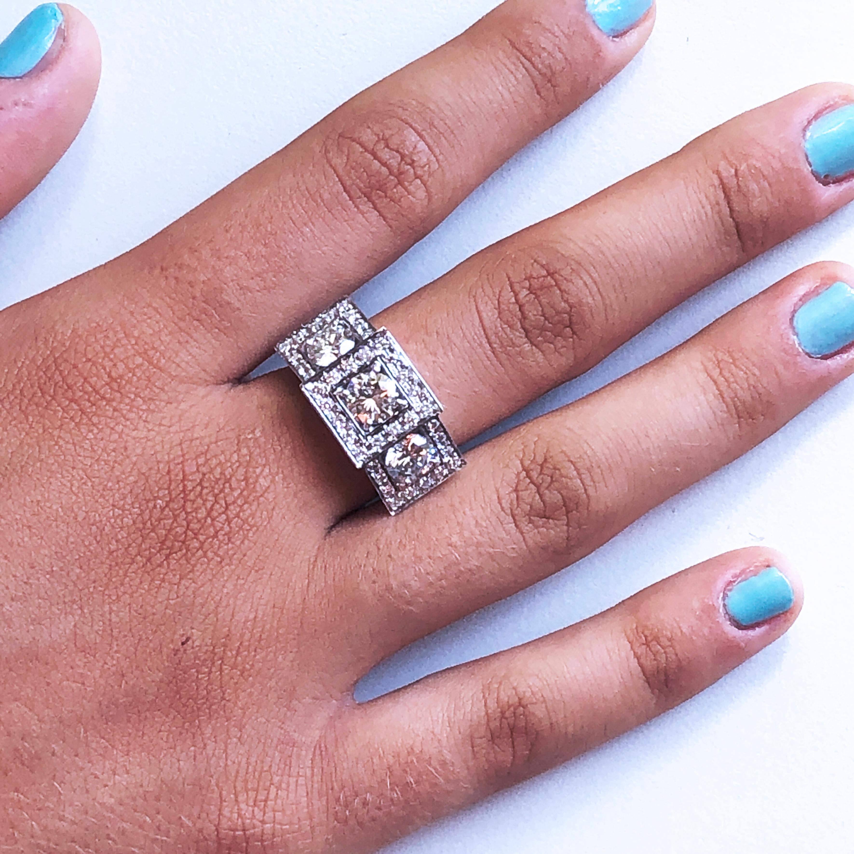 Berca GIA Certified 2.20Kt White Diamond Three-Stone White Diamond Setting Ring For Sale 1