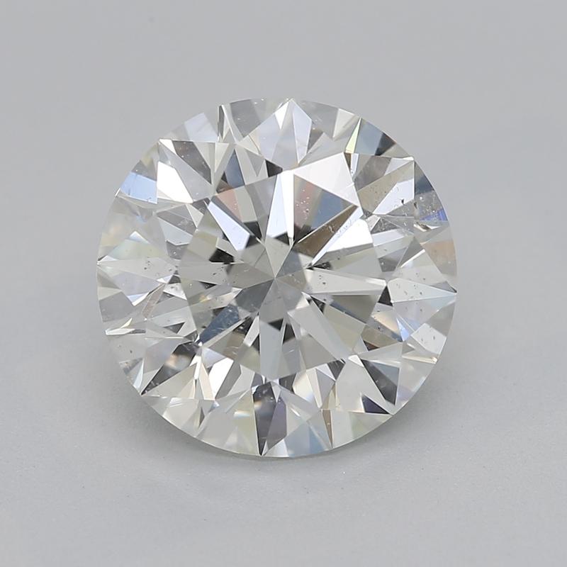 Dieser in New York handgefertigte Brillantring strahlt Raffinesse und Charme aus, mit einem atemberaubenden Mittelstein aus rundem J SI2 2,21. Das Design wird durch einen quadratischen Brillantkranz hervorgehoben, der mit runden Diamanten im
