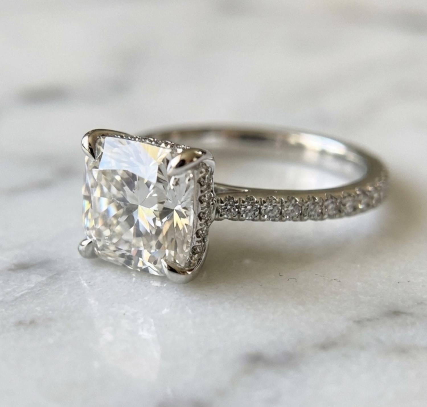 Bague de fiançailles en platine certifiée GIA 2,21 carats D VS2 diamant taille coussin Neuf - En vente à Chicago, IL