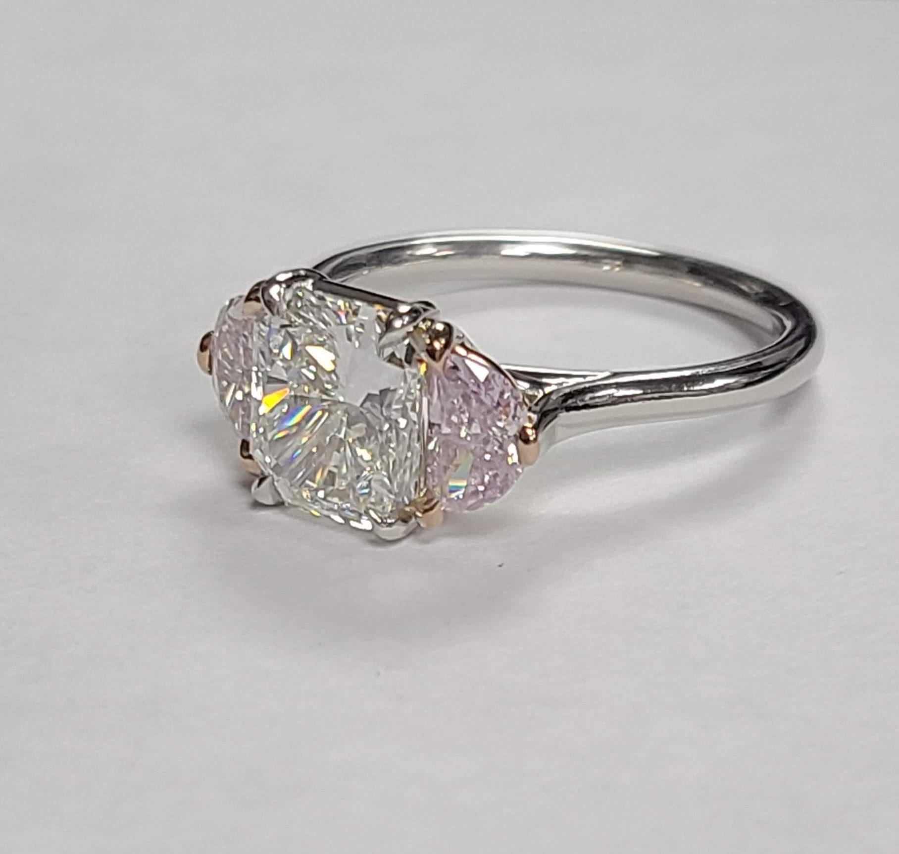 Anillo de compromiso hecho a mano con diamante rosa y radiante de 2,21 quilates certificado por el GIA Corte radiante