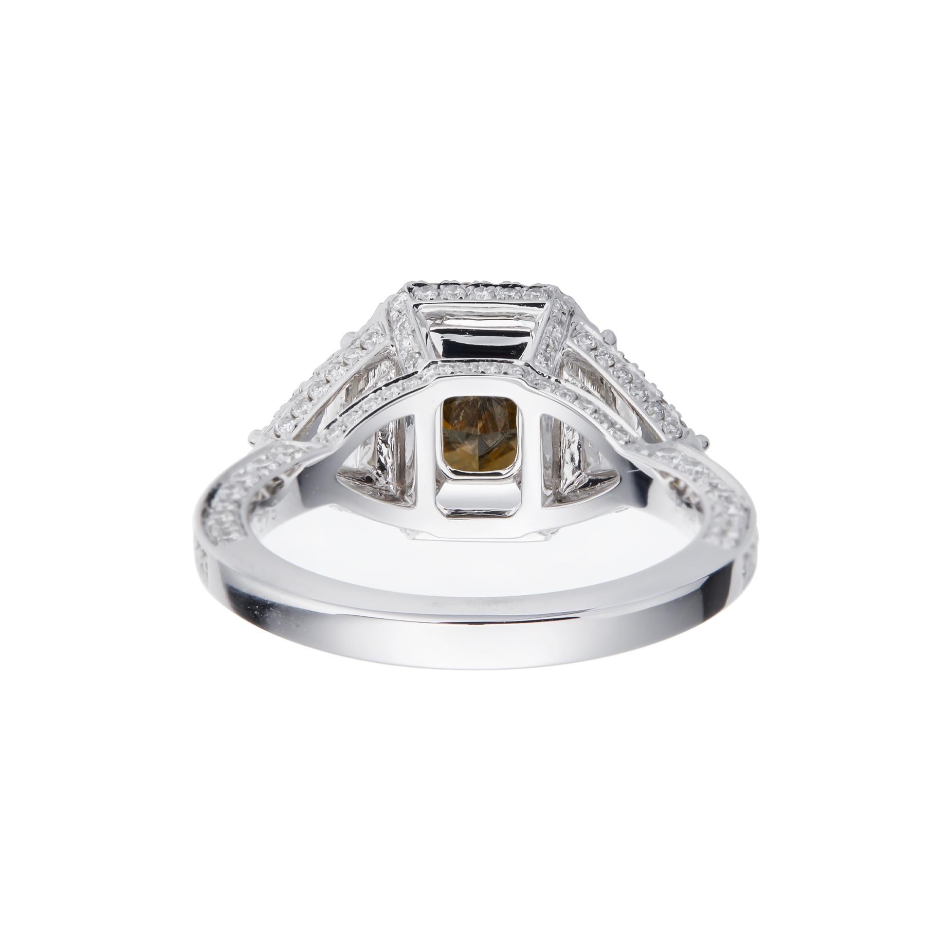 GIA Certified, 2.21ct Natural Radiant Cut Fancy Light Yellow Diamond Solitaire In New Condition In Hong Kong, HK