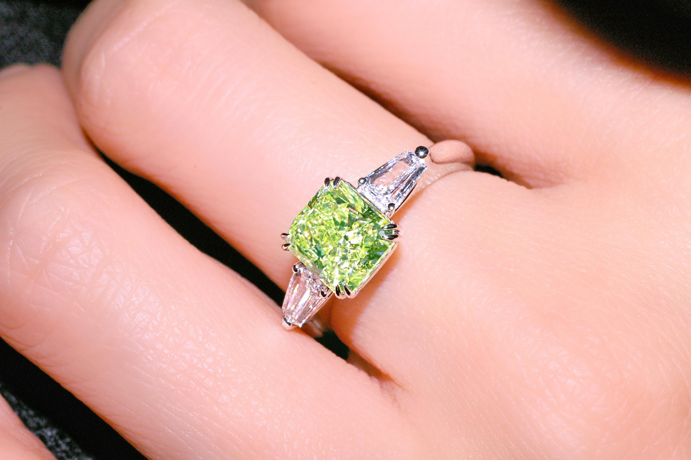 Modern GIA Certified 2.22 Carat Fancy Yellow-Green Radiant Cut Diamond 3 Stone Ring For Sale