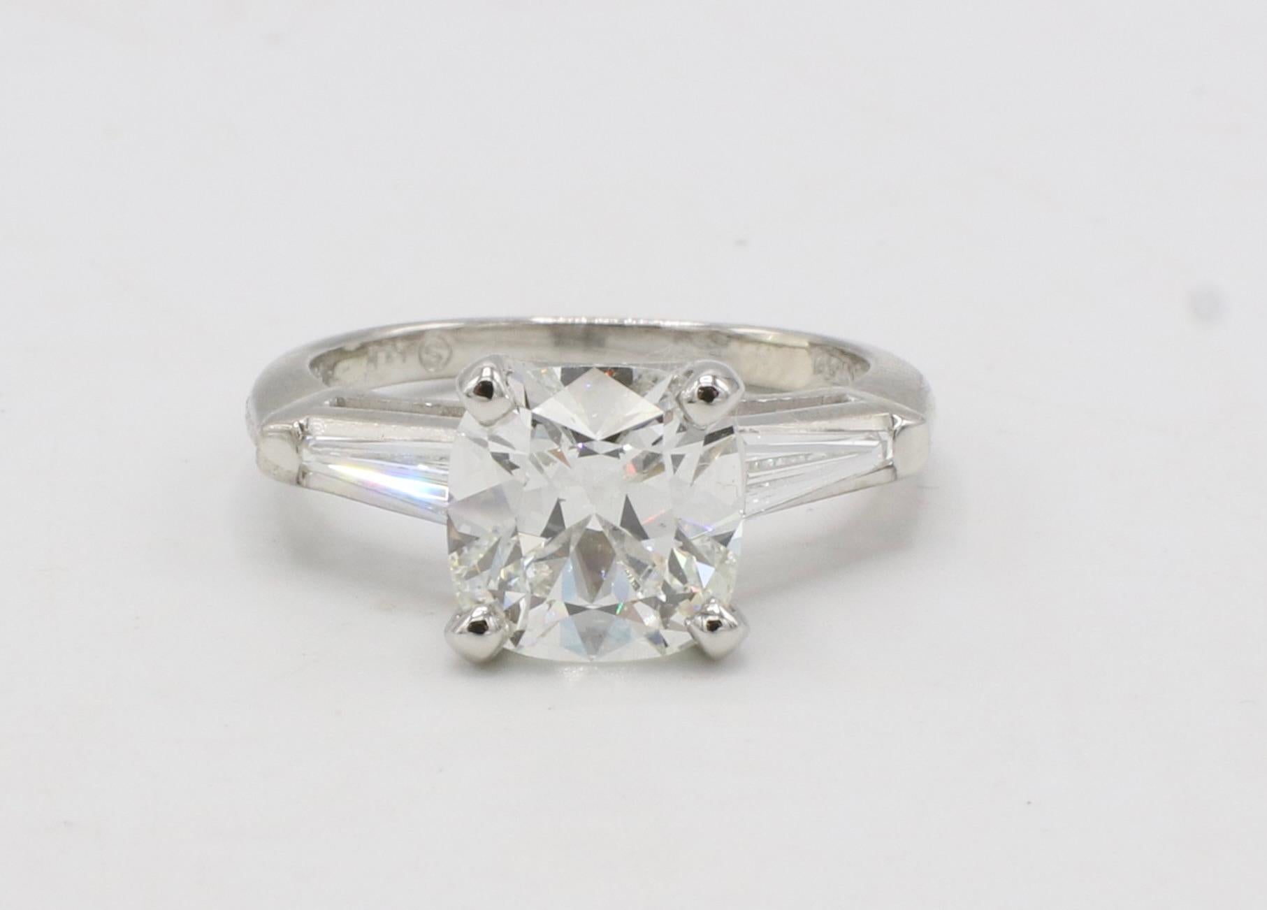 GIA Certified 2.22 Carat H SI2 Cushion Natural Diamond Platinum Engagement Ring in vendita 5