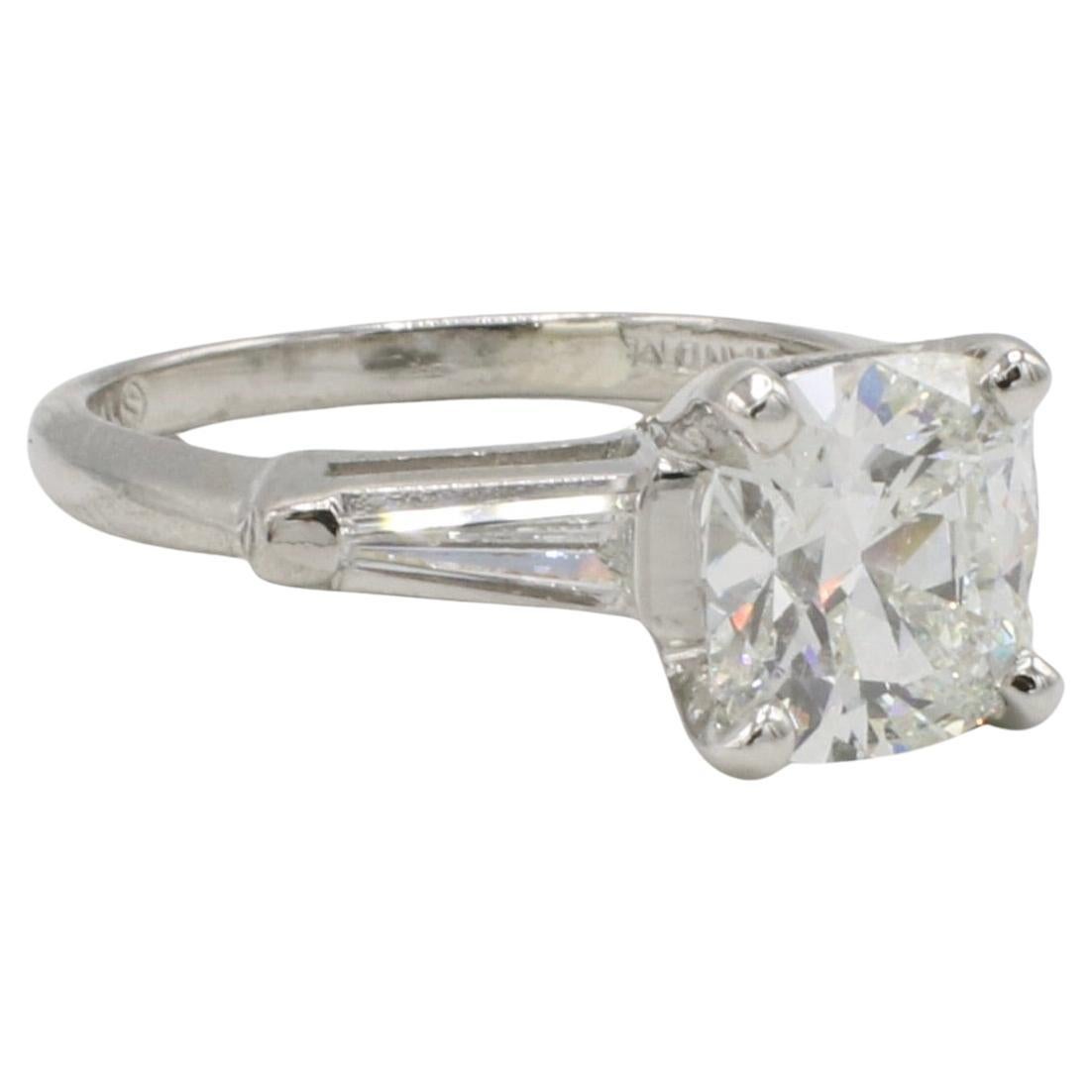 Moderno GIA Certified 2.22 Carat H SI2 Cushion Natural Diamond Platinum Engagement Ring in vendita