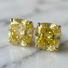 Boucles d'oreilles pendantes en or jaune 18 carats certifiées GIA et composées de 22,3 carats de diamant jaune fantaisie