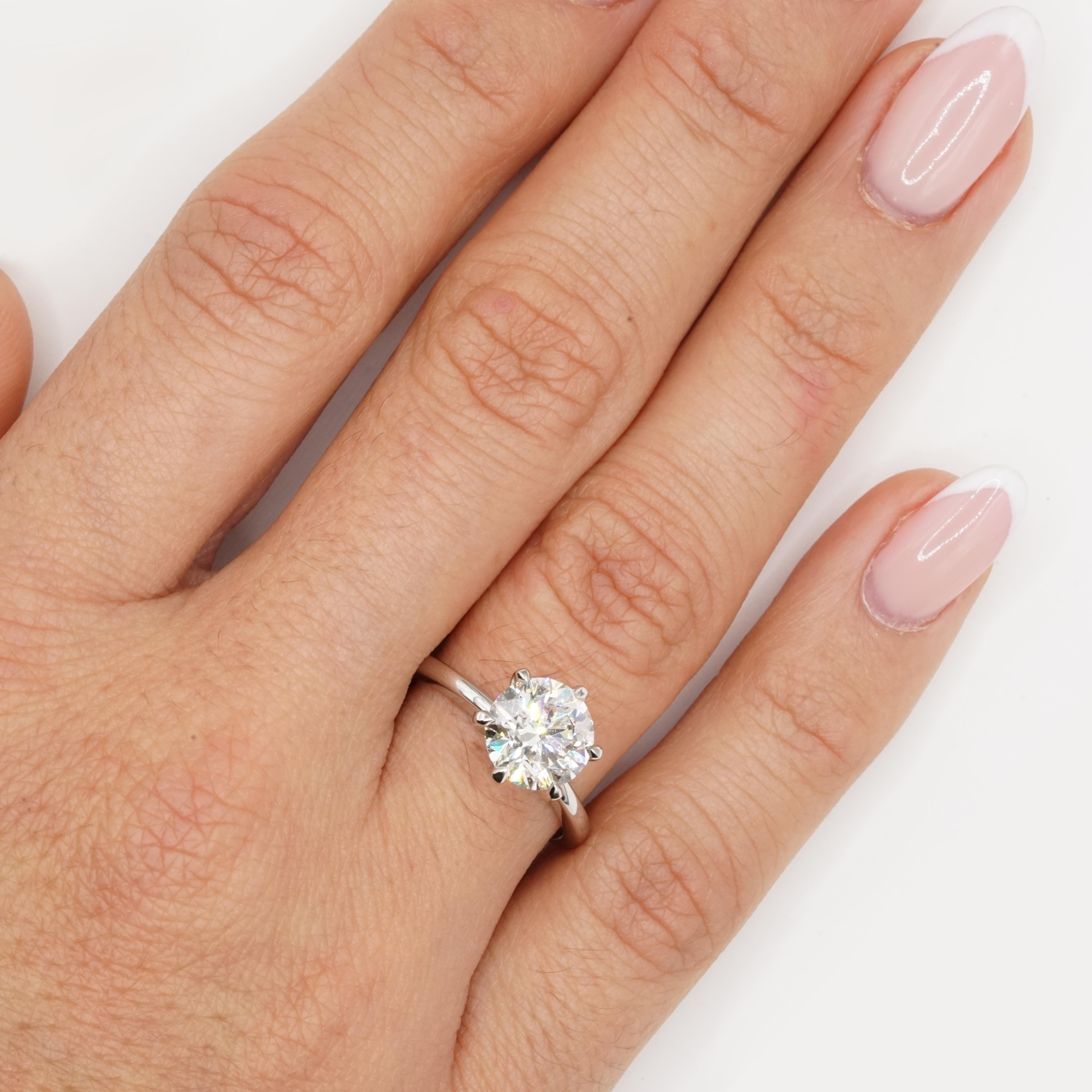 GIA Certified 2.23 Carat Platinum Round Brilliant Cut Diamond Engagement Ring In New Condition For Sale In Chicago, IL
