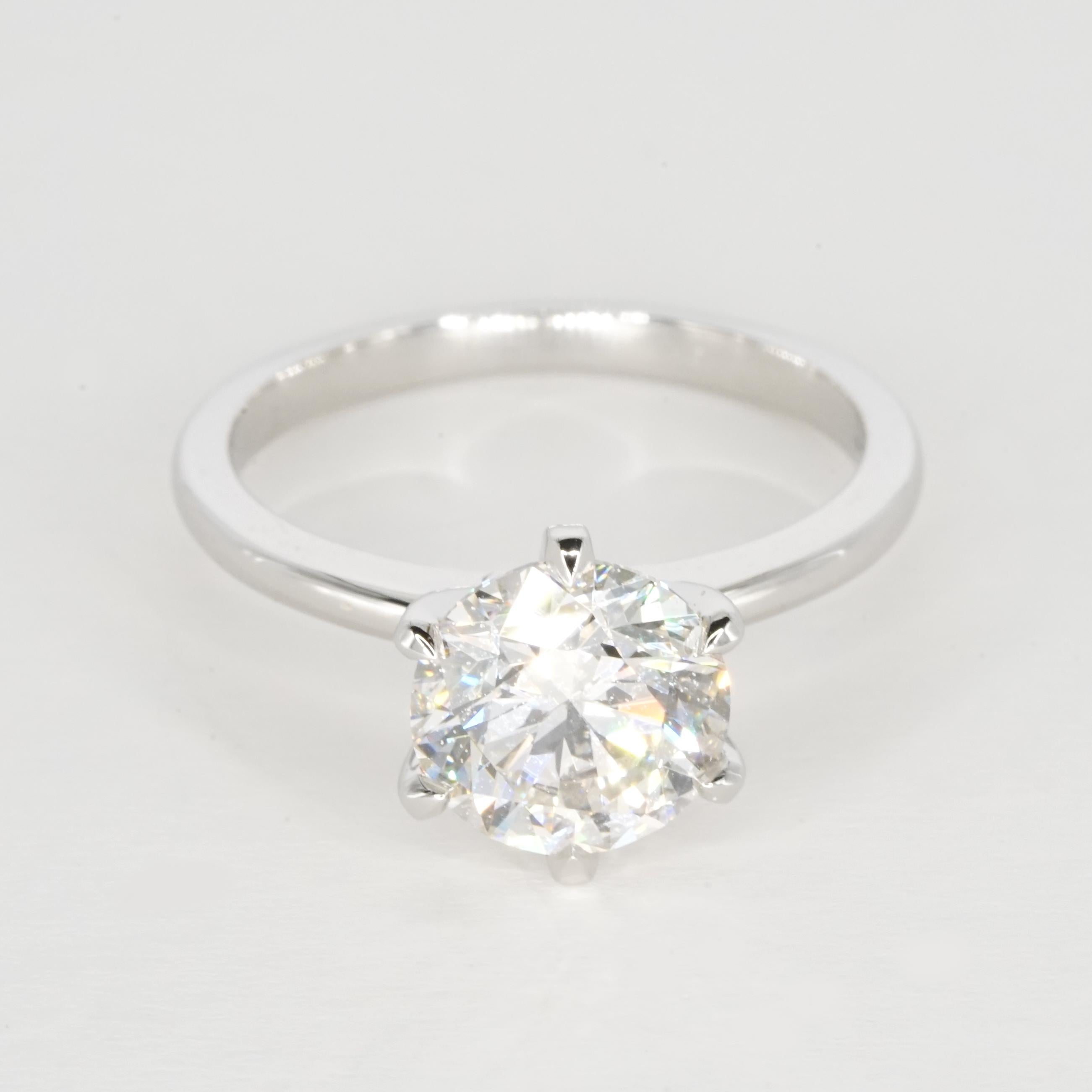 GIA Certified 2.23 Carat Platinum Round Brilliant Cut Diamond Engagement Ring For Sale 1