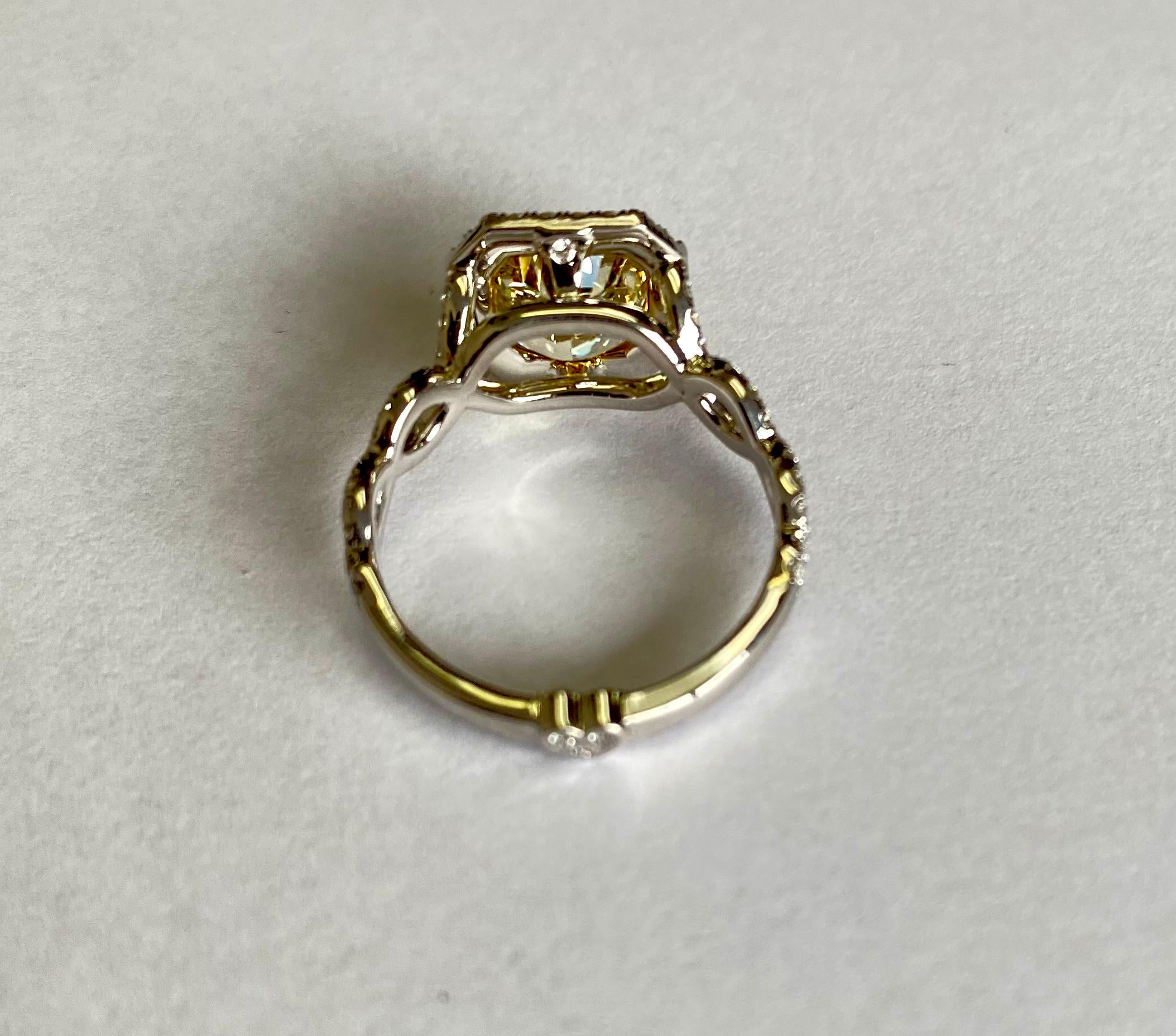 Women's or Men's GIA Certified 2.23 Carats Fancy Intense Yellow Diamond Ring For Sale