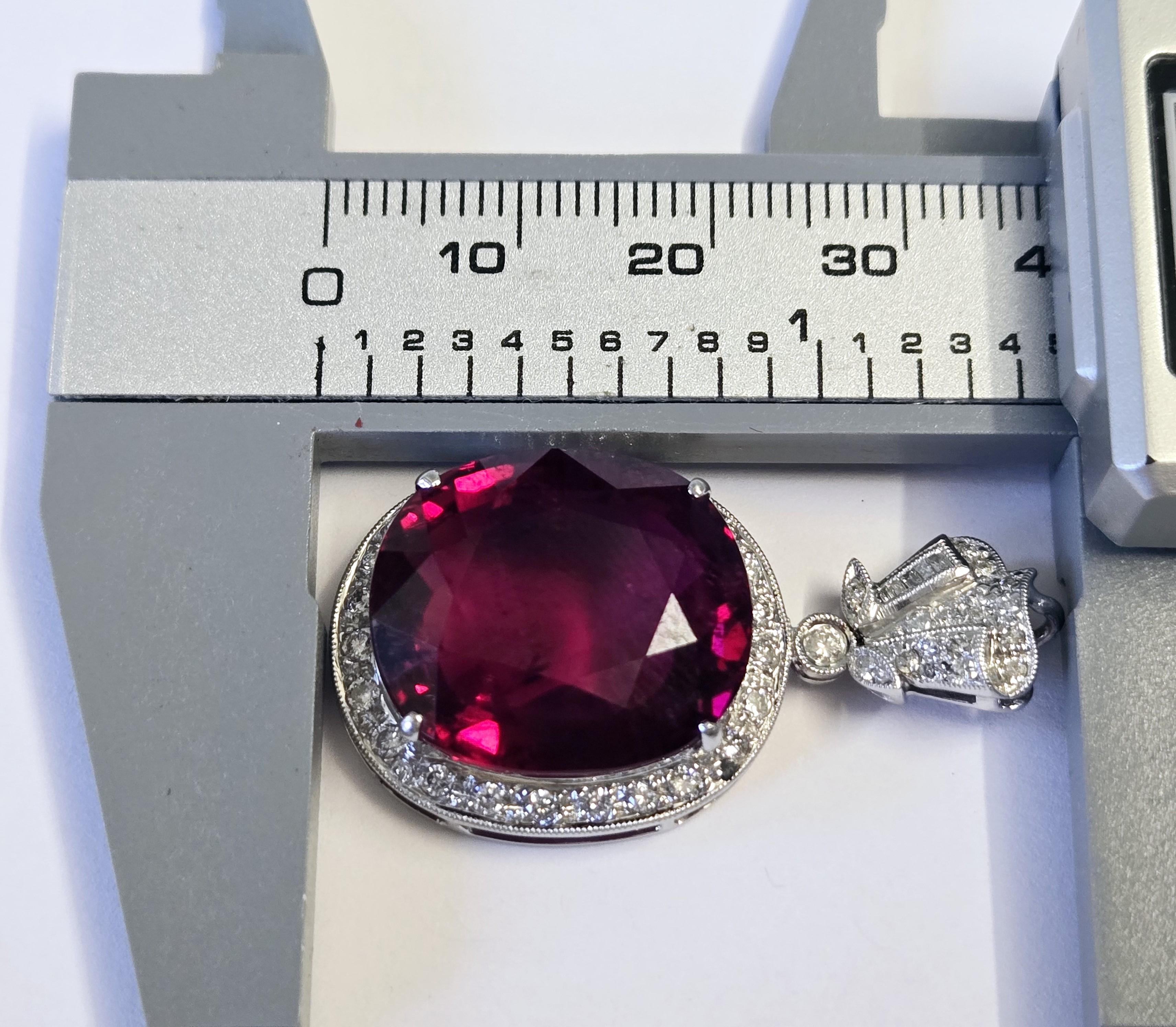 GIA-zertifizierter 22,3 Karat Rubellit und Diamant-Anhänger 18K Neu im Zustand „Gut“ im Angebot in Pasadena, CA