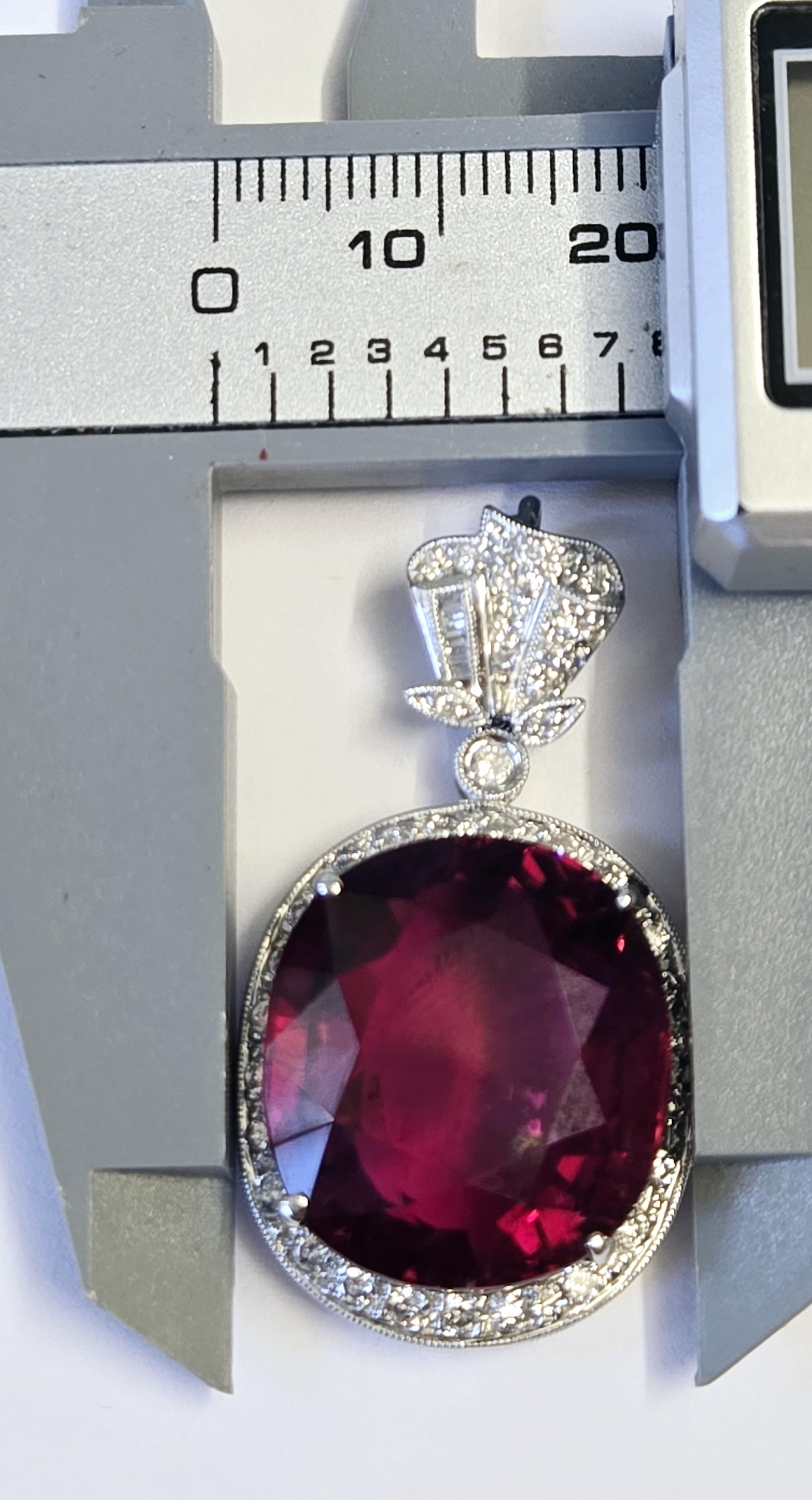 GIA-zertifizierter 22,3 Karat Rubellit und Diamant-Anhänger 18K Neu für Damen oder Herren im Angebot