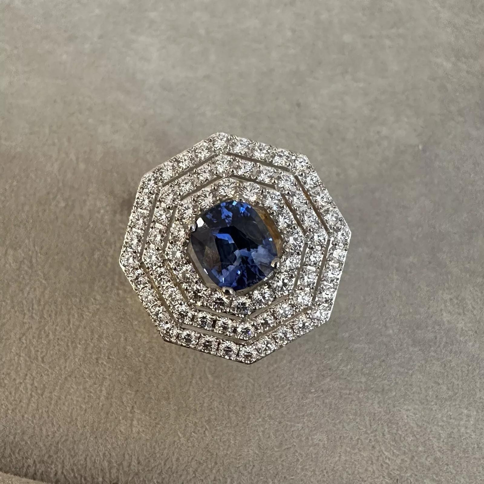 GIA Certified 2.24 carat Ceylon Sapphire and Diamond Ring in 18k Gold For Sale 1