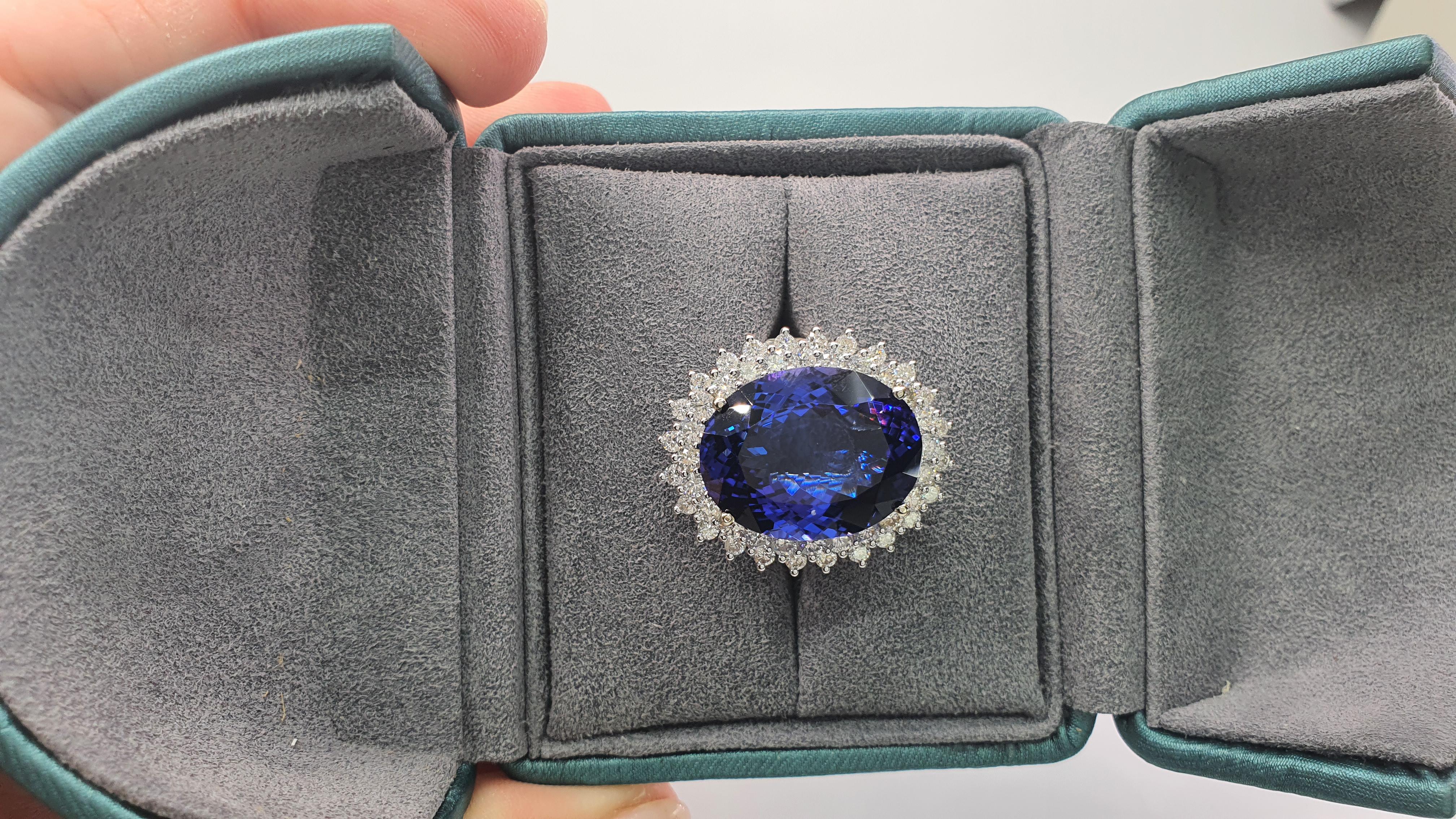 GIA-zertifizierter 22,43 Karat Tansanit Diamant Weißgold Ring für Damen oder Herren im Angebot