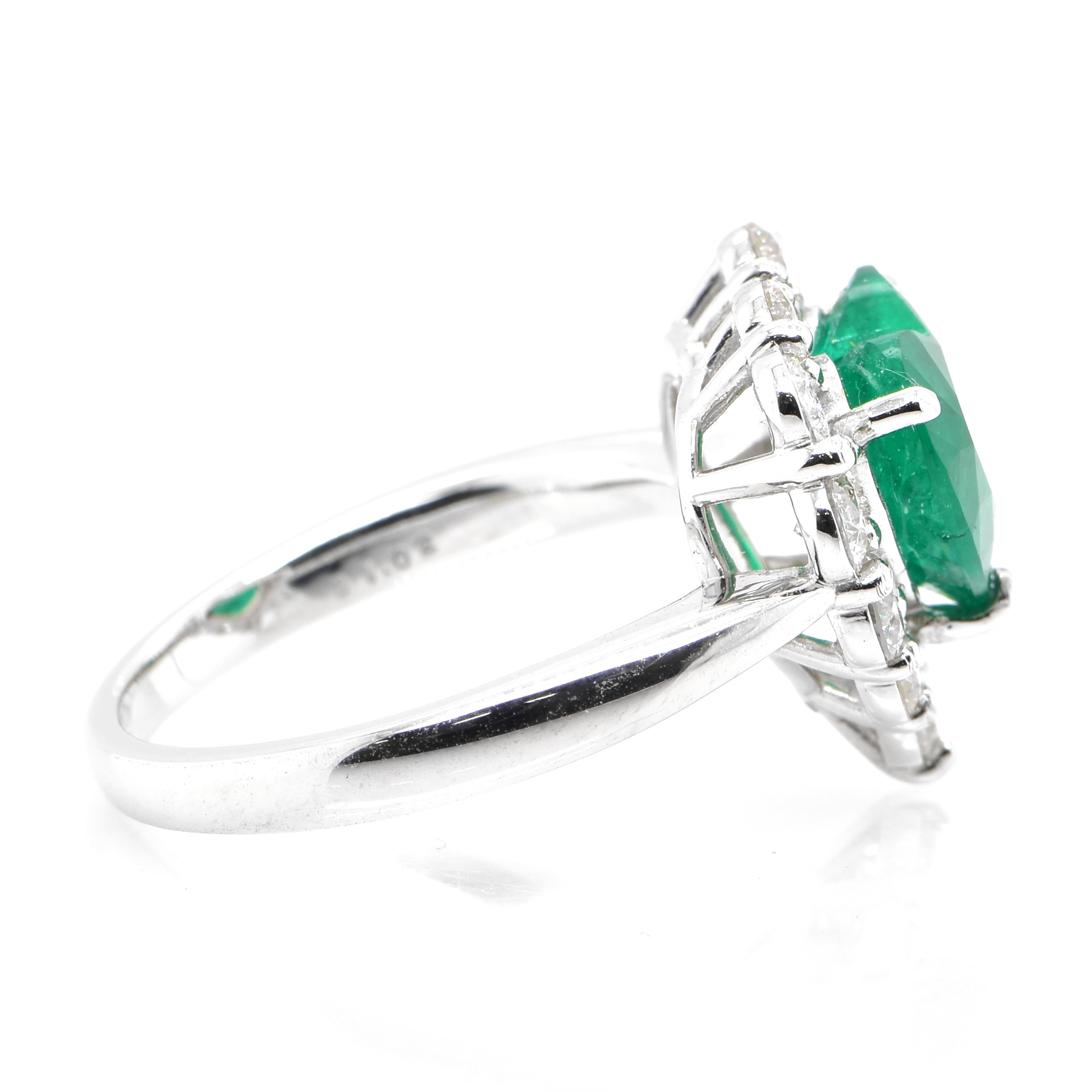 GIA Certified 2.25 Carat Heart Shape Colombian Emerald Ring Set in Platinum In New Condition For Sale In Tokyo, JP