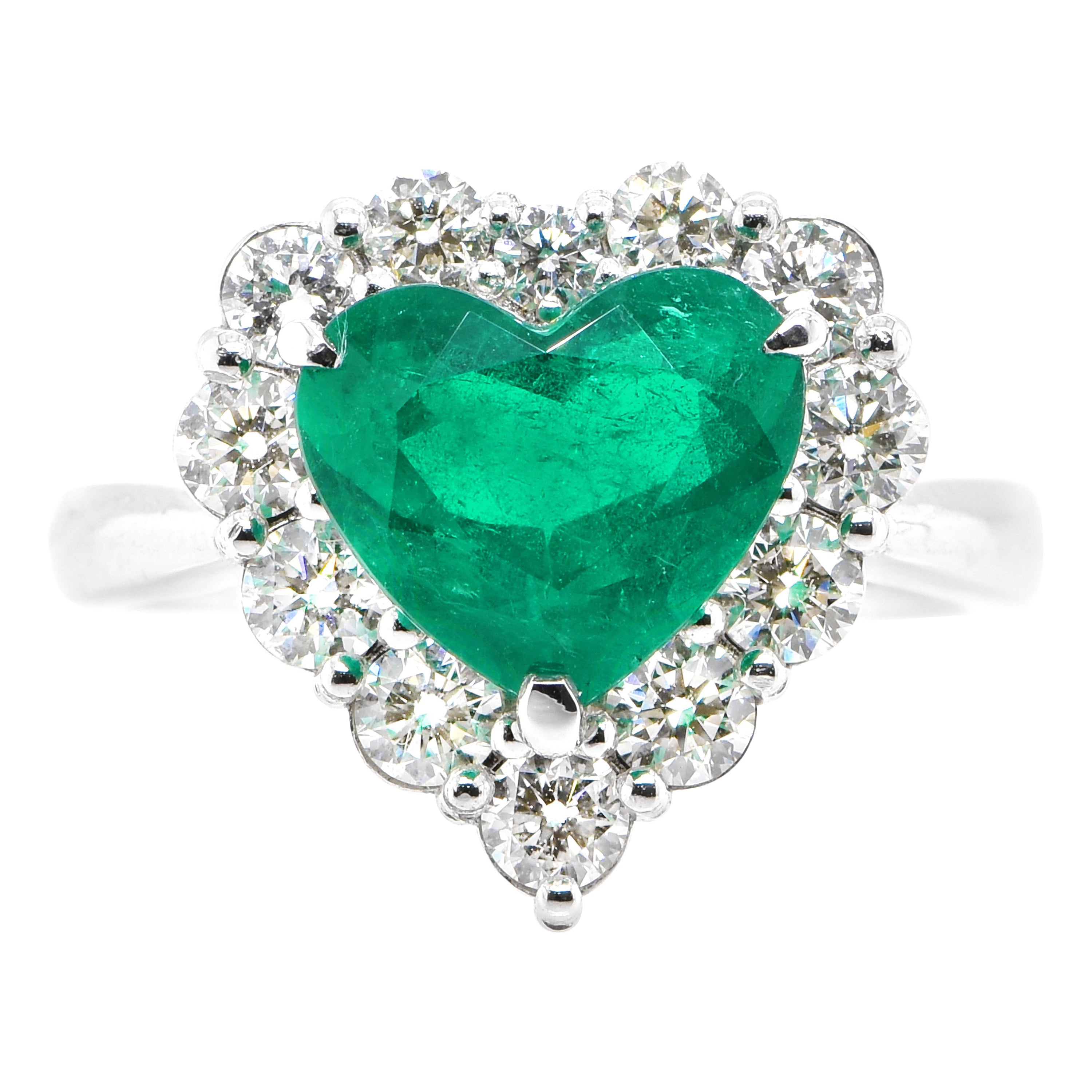 Anello con smeraldo colombiano a forma di cuore certificato GIA da 2,25 carati in platino in vendita