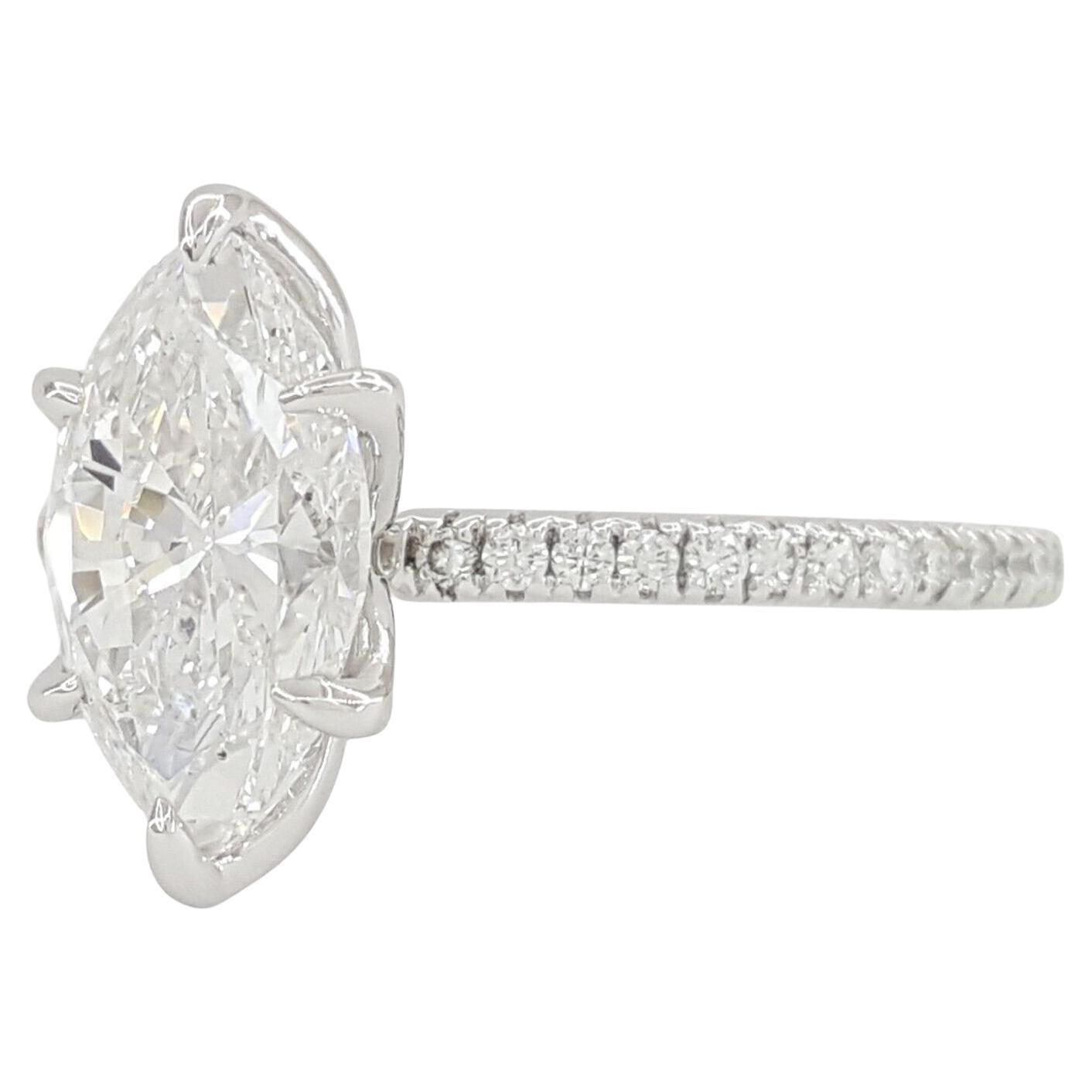Taille Marquise Bague de fiançailles en platine avec diamant marquise de 2,25 carats certifié GIA en vente