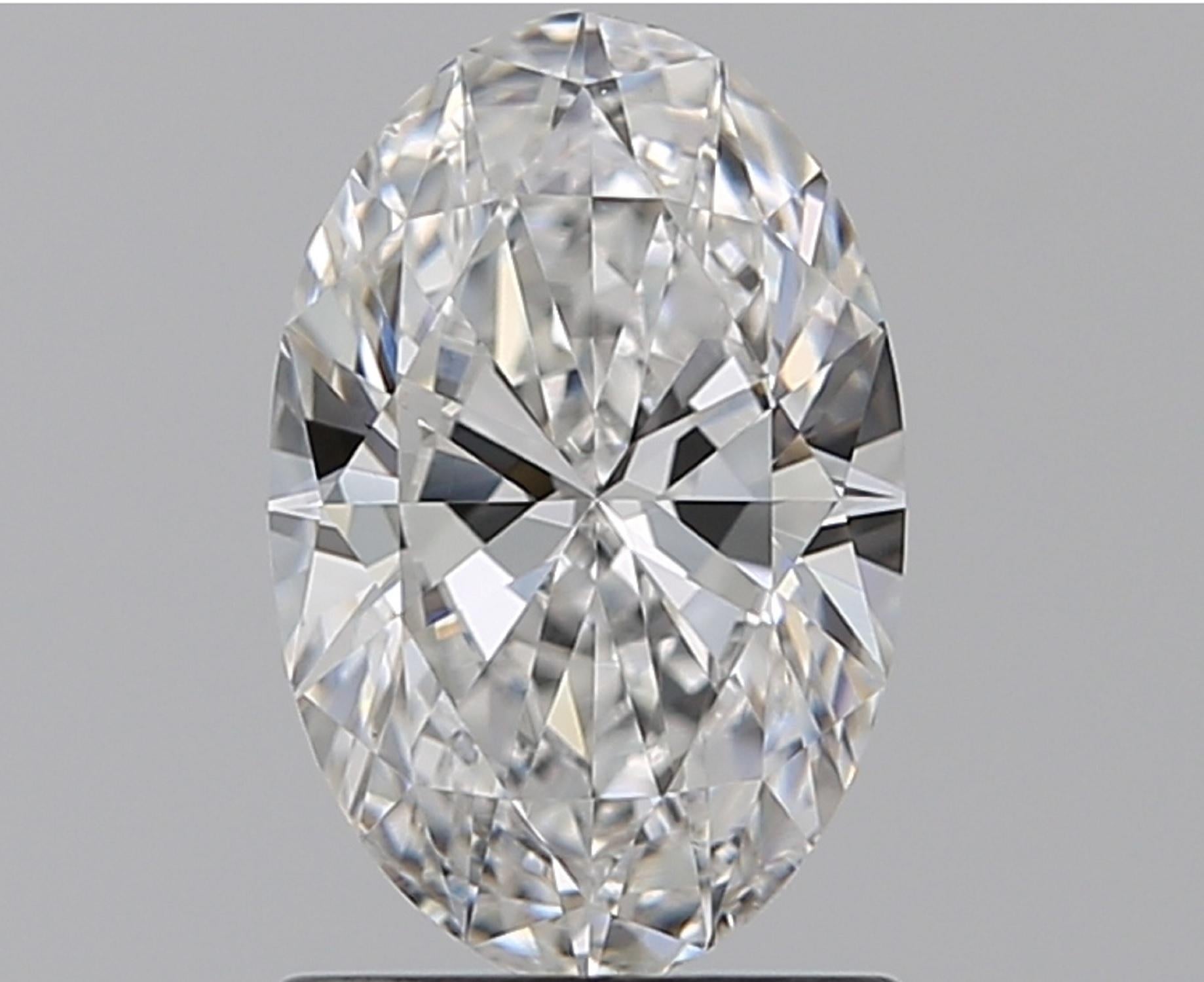 2 carat GIA certified oval cut diamond has excellent i color, a 100% eye clean appearance, and gorgeous, lively brilliance! 

i COLOR
si2 CLARITY

The main stone has  2 carats is a certified oval cut diamond is full of brilliant life, 100% eye