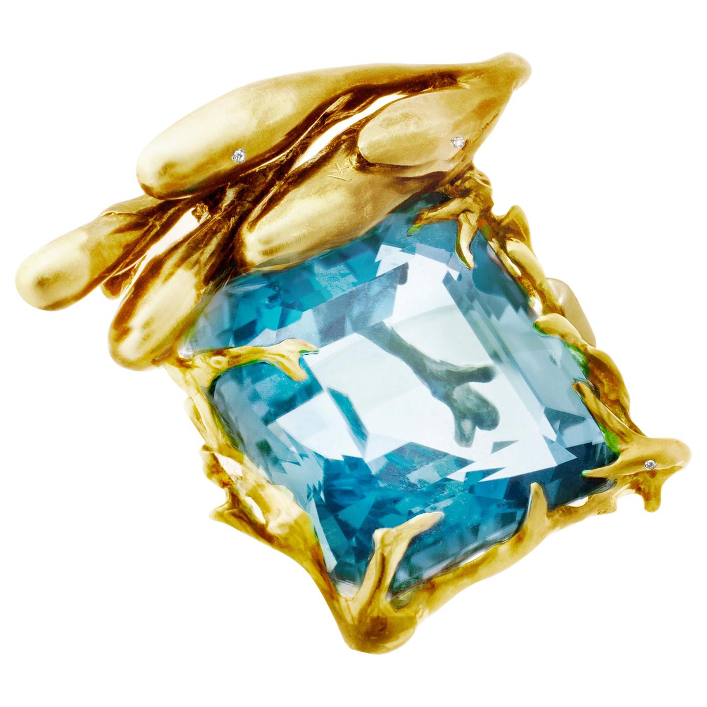  Eighteen Karat Yellow Gold Engagement Ring with Aquamarine For Sale