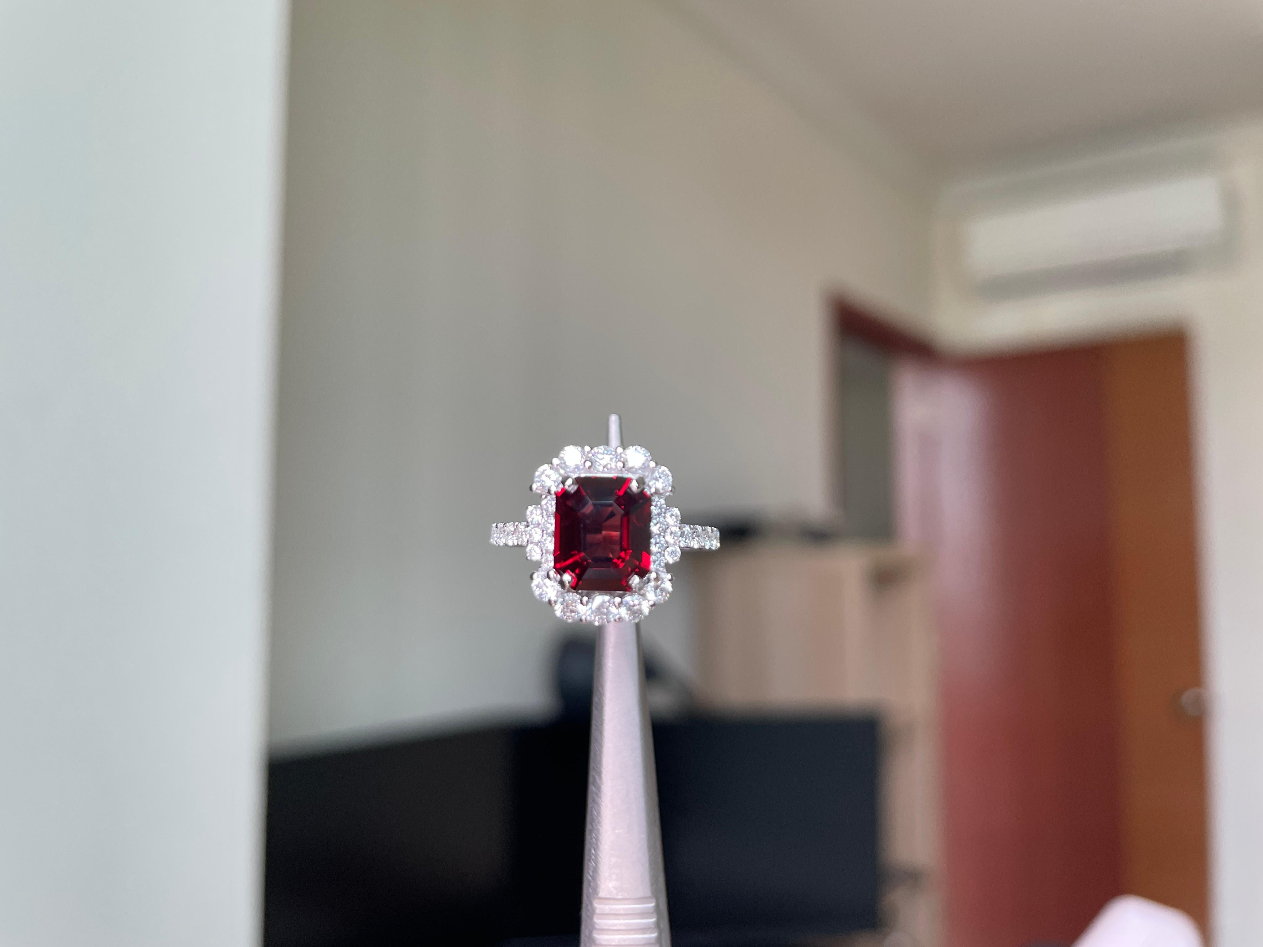 Women's GIA certified 2.26Ct Red Spinel Ring with Natural Diamonds in 18k solid gold For Sale