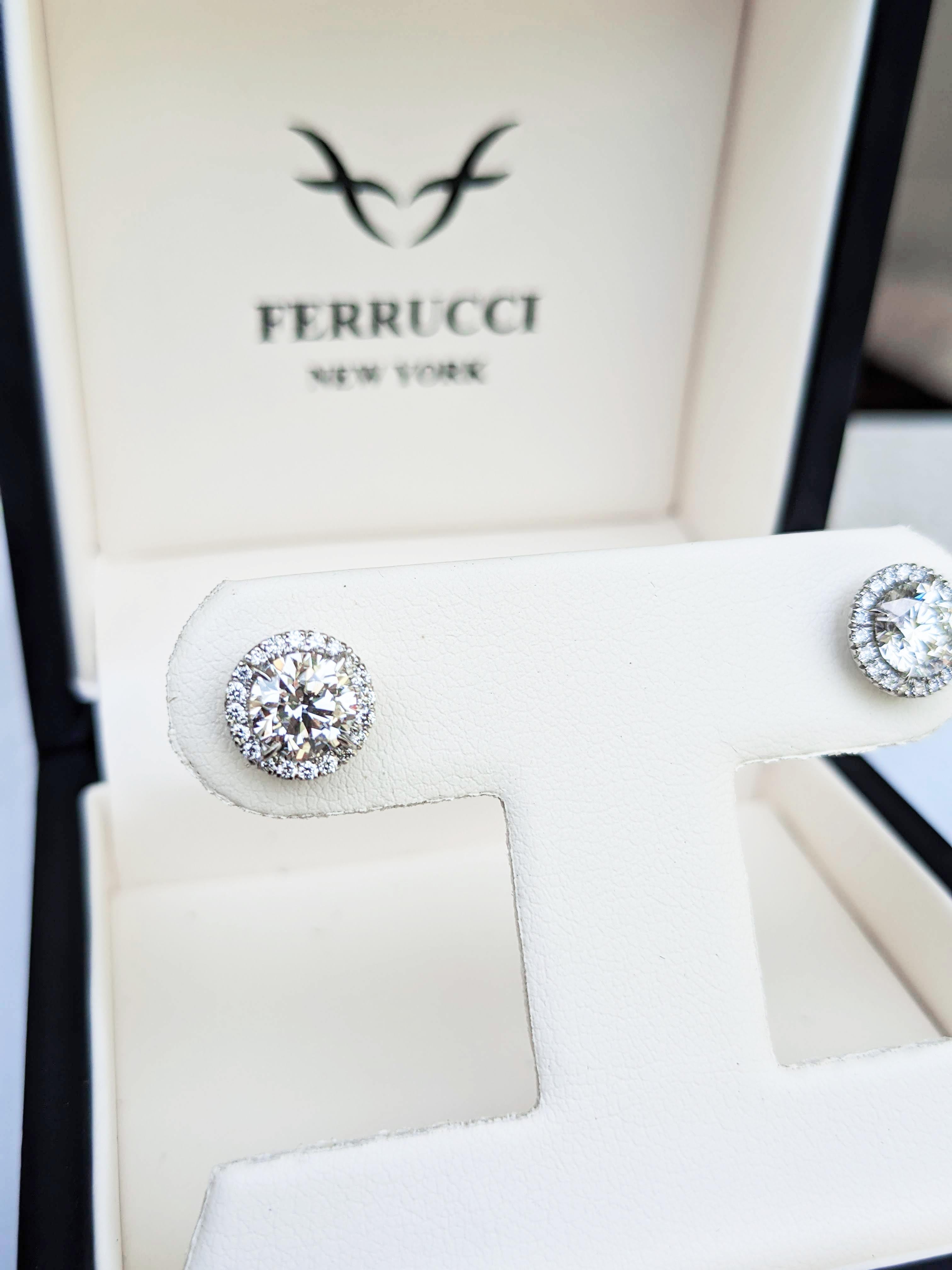 Orecchini a lobo in platino con diamanti certificati GIA da 2.27 carati con chiusura a vite in vendita 6