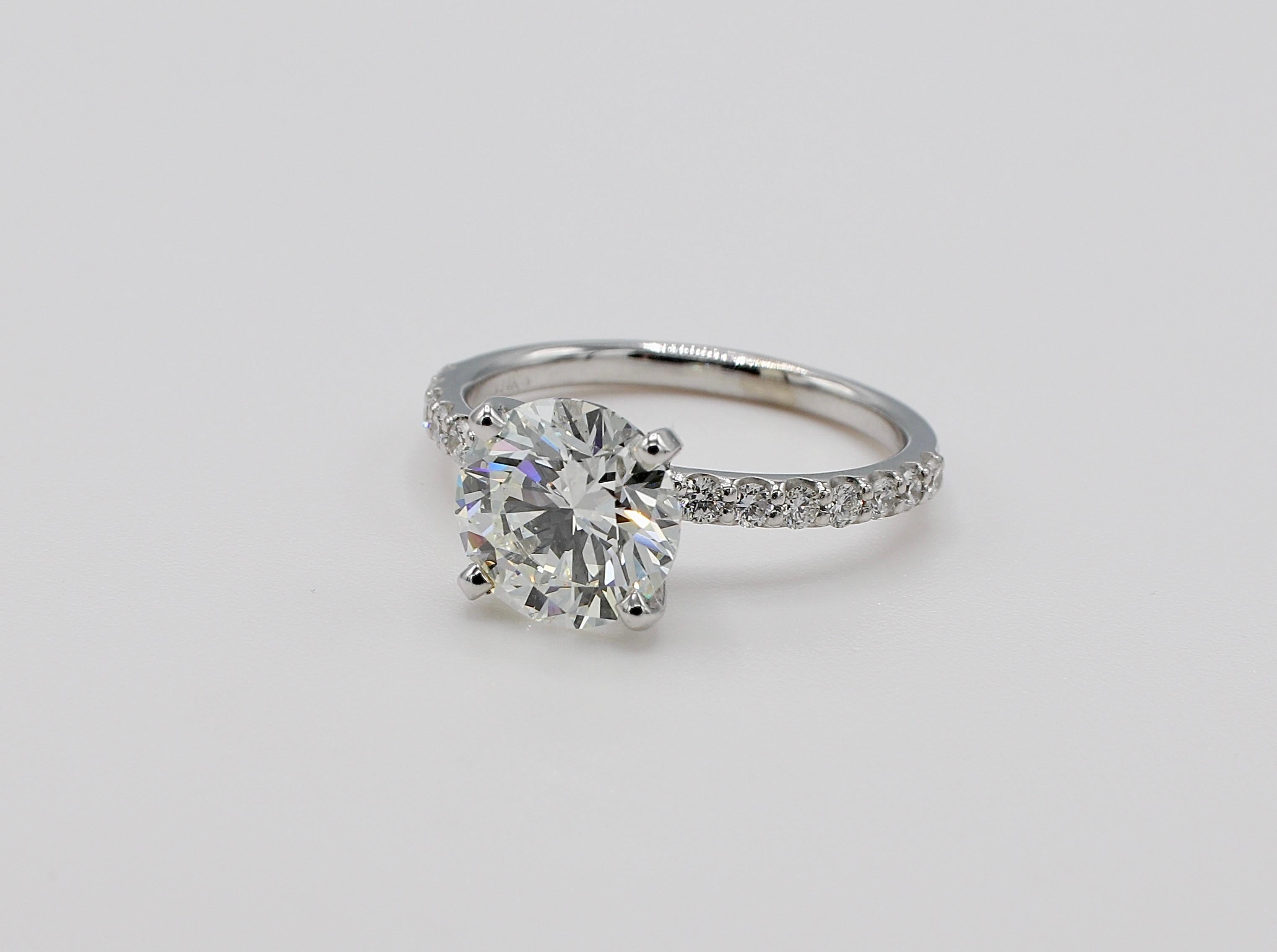 GIA Certified 2.27 Round Diamond Solitaire 14 Karat White Gold Engagement Ring In Excellent Condition In  Baltimore, MD