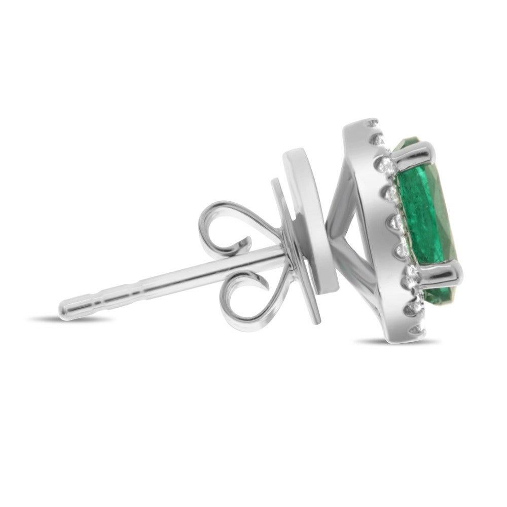 GIA certified emeralds are excellent in quality and displays a vibrant, bright green color! The color is truly spectacular, a striking and bright vivid green reminiscent of fresh spring shoots. The emeralds are certified by GIA, the premier