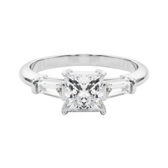 Anello con diamanti a tre pietre Princess e Baguette certificato GIA da 2,29 carati