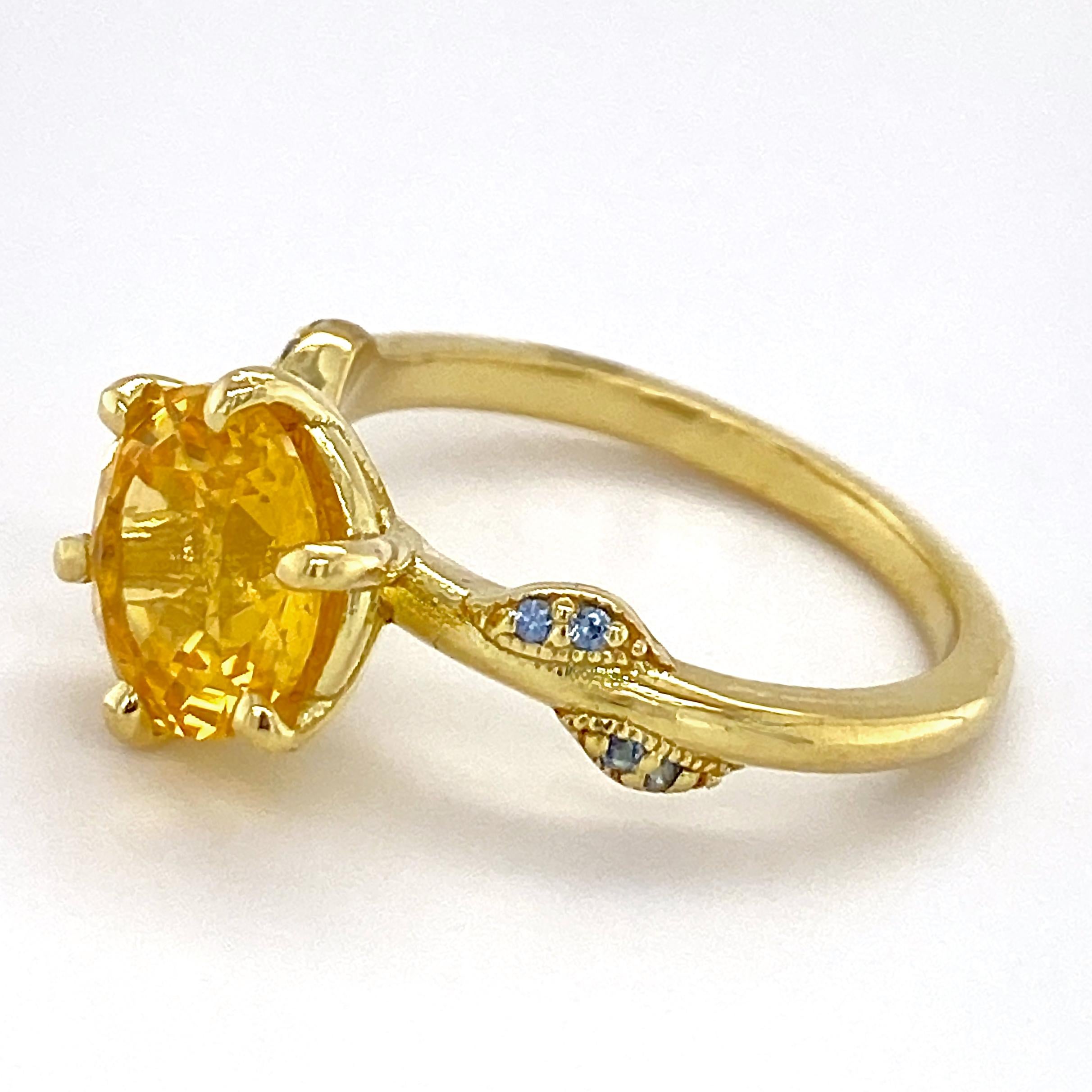 Mixed Cut GIA-Certified 2.29 Carat Yellow Sapphire Ring with Tiny Sapphires in 18K Gold For Sale