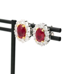 GIA Certified 2.3 Carat Oval Ruby & Round Diamond Halo 18K Stud Earrings (Boucles d'oreilles)