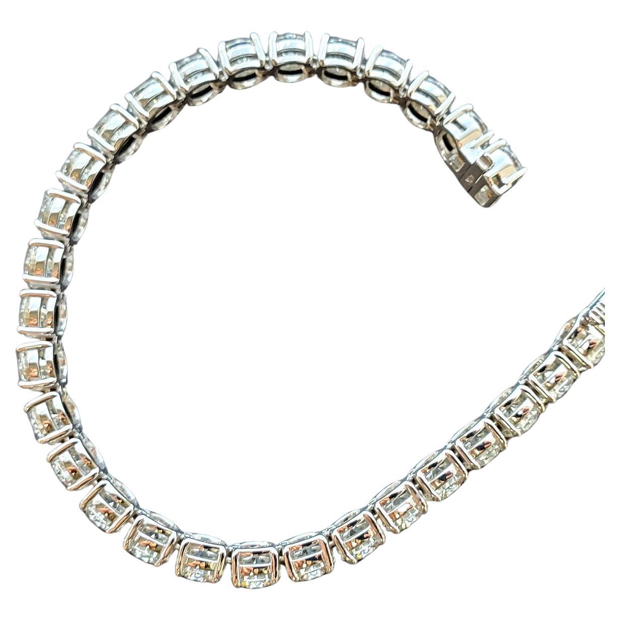 Modern GIA Certified 23 Carat Round Brilliant Cut Diamond 18 Carat Bracelet For Sale