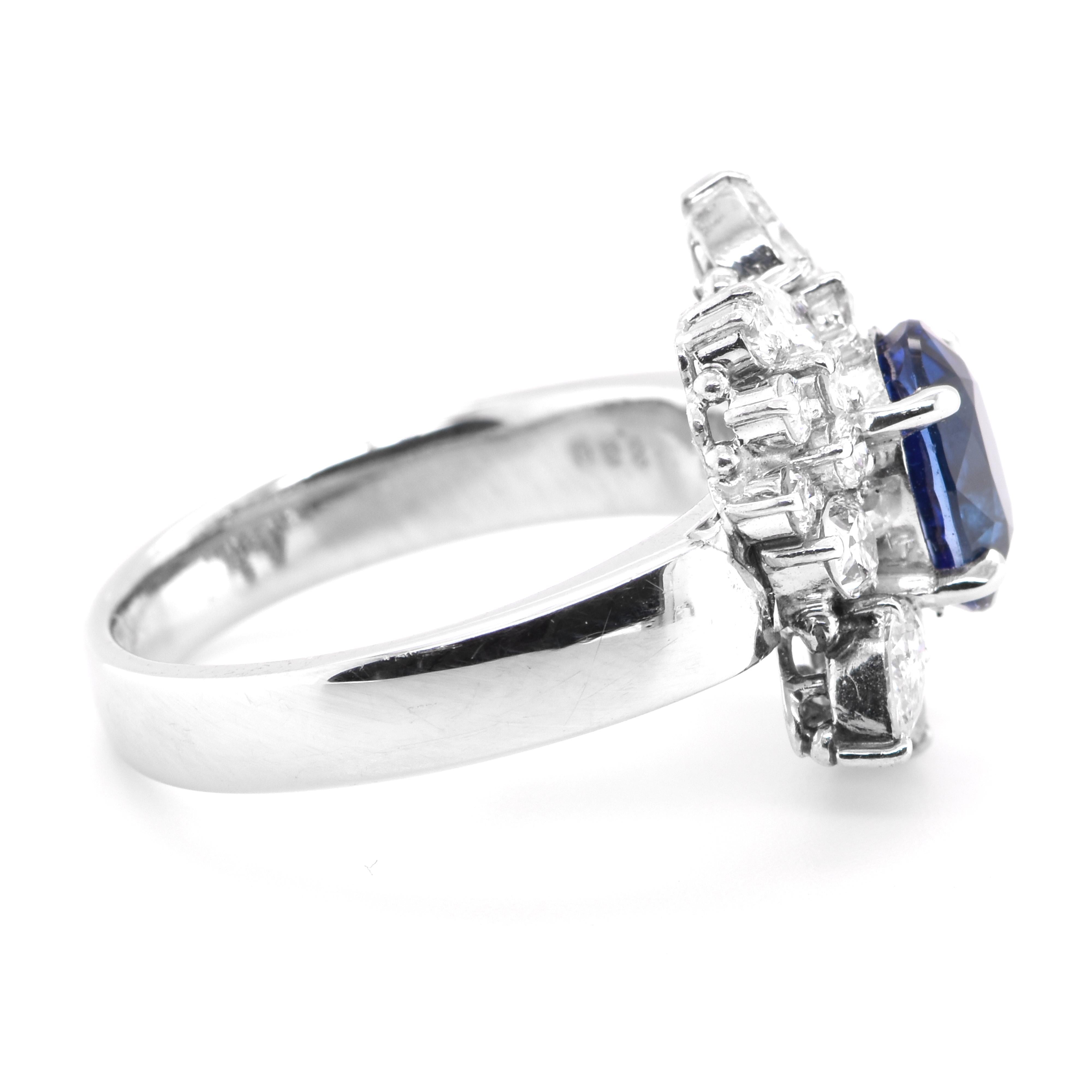 GIA Certified 2.30 Carat Natural Madagascar Sapphire Ring Set in Platinum In Excellent Condition In Tokyo, JP