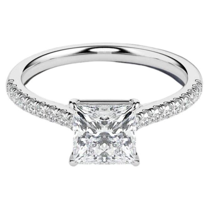 GIA zertifiziert 2,30 Ct E VVS1 Prinzessin Diamant Pavé Band Ring in 18K White Gold im Angebot