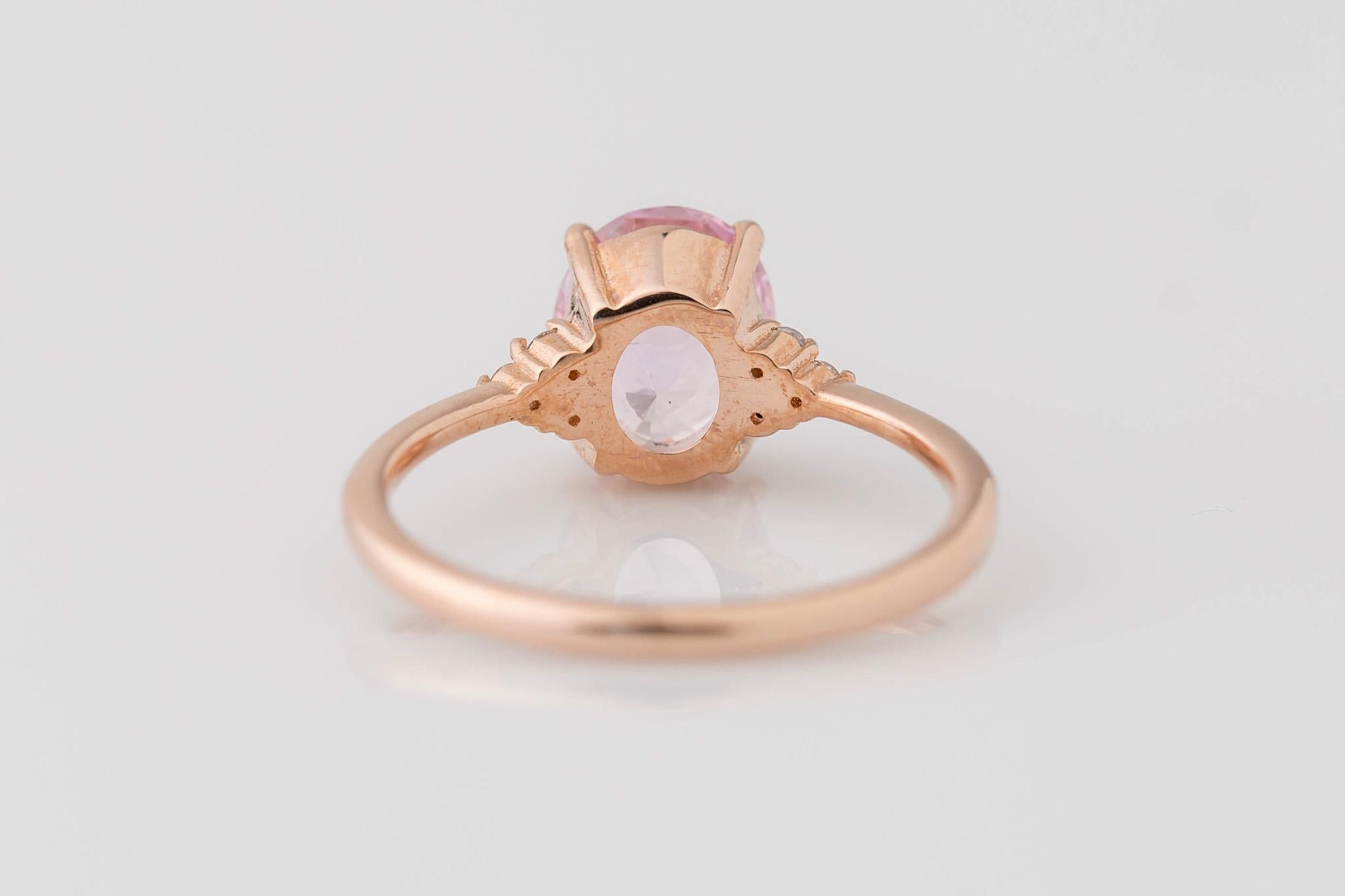 For Sale:  GIA Certified 2.31 Carat Oval Natural Pink Sapphire Diamond Ring 4