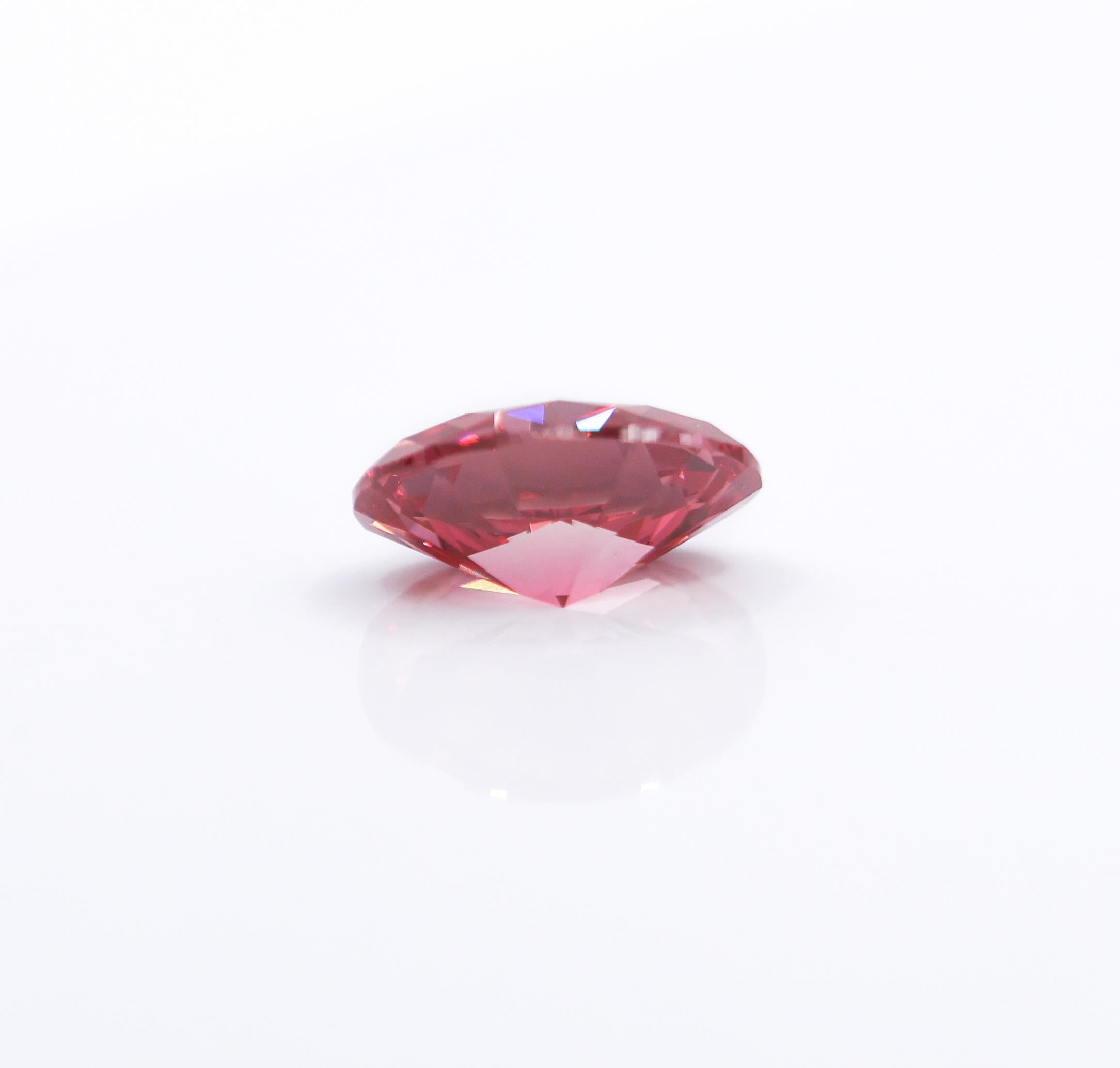Brilliant Cut GIA Certified 2.31 Carat VVS1 Fancy Deep Pink Diamond Natural Earth Mined For Sale