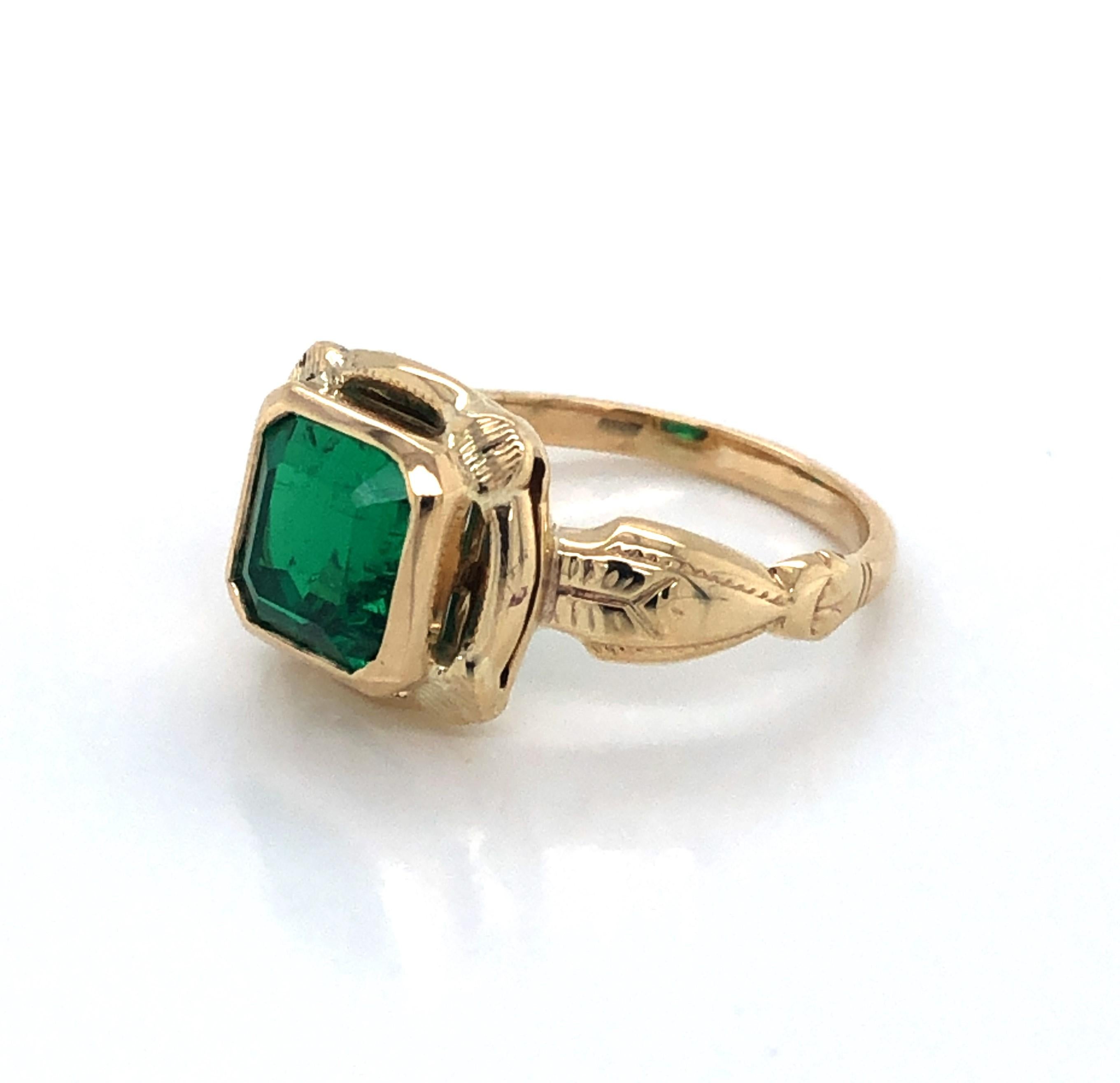 GIA Certified 2.33 Carat Emerald Antique Yellow Gold Ring For Sale 5