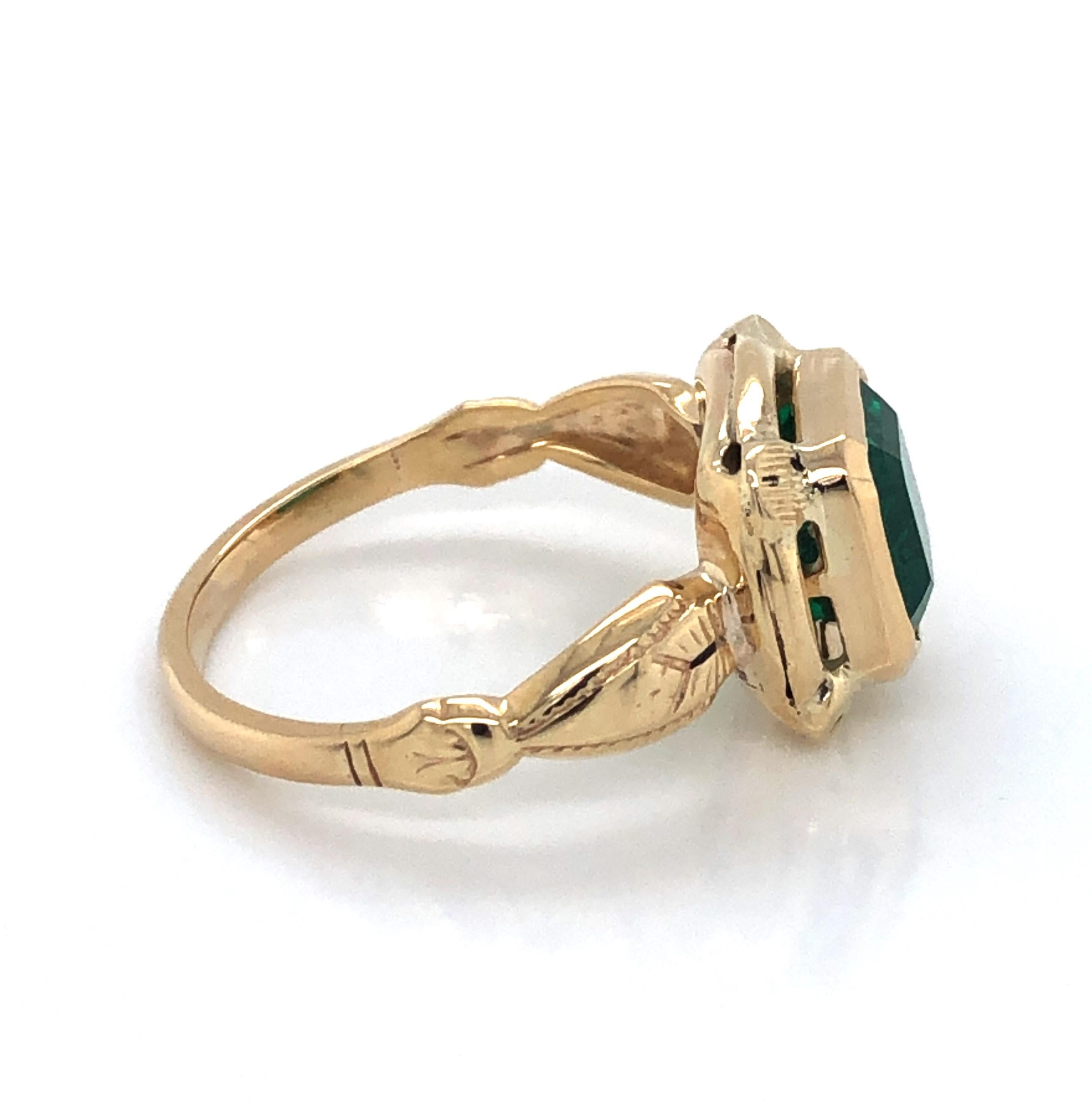GIA Certified 2.33 Carat Emerald Antique Yellow Gold Ring In Excellent Condition For Sale In Mount Kisco, NY