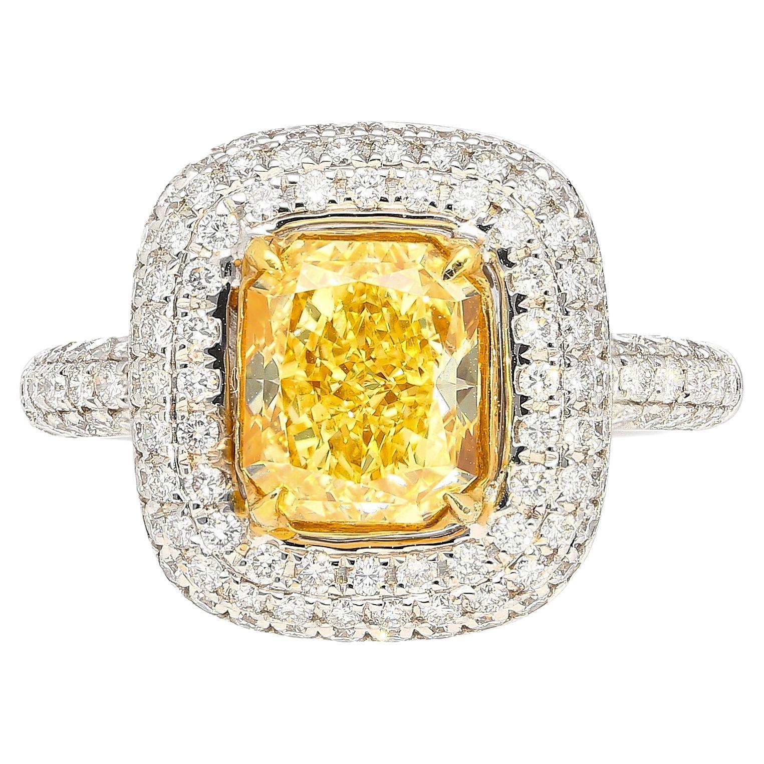 Bague en or blanc 18 carats avec diamant jaune fantaisie taille radiant de 2,35 carats certifié par le GIA