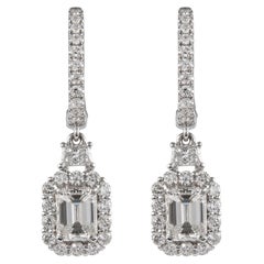GIA-zertifizierte 2,77 Karat Smaragdschliff-Diamant-Tropfen-Ohrringe mit Halo 18k Weißgold
