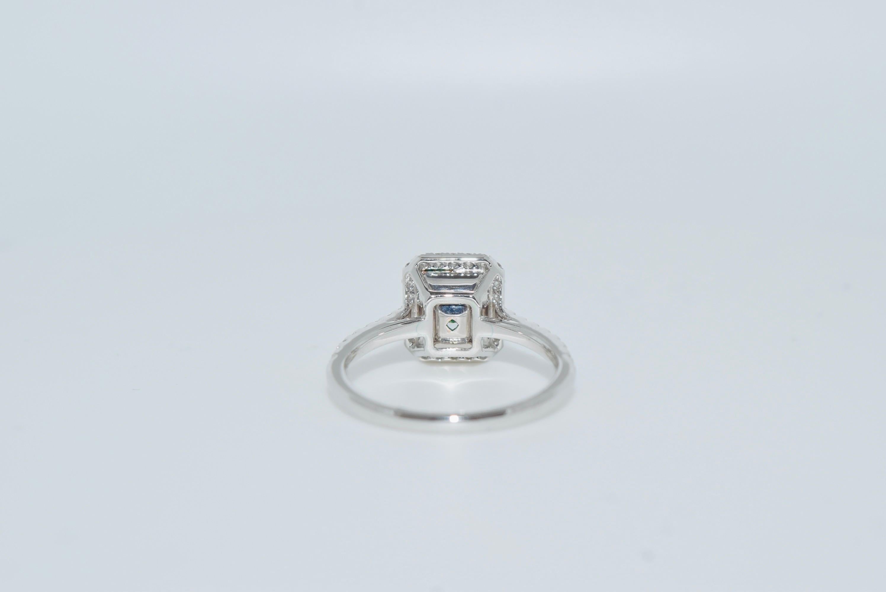 GIA Certified 2.38 Carat Fancy Light Greenish Yellow Diamond Ring VS1 Clarity For Sale 2
