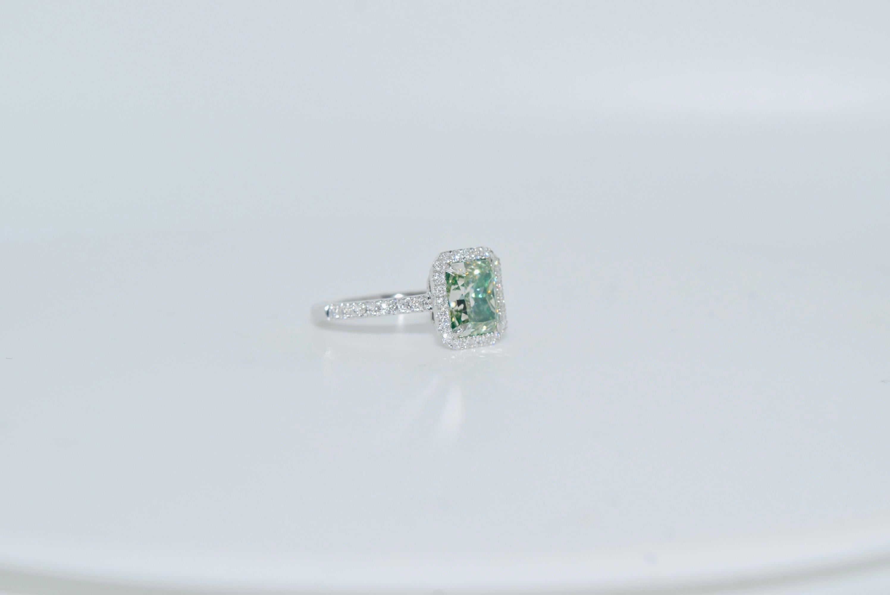 GIA Certified 2.38 Carat Fancy Light Greenish Yellow Diamond Ring VS1 Clarity For Sale 3