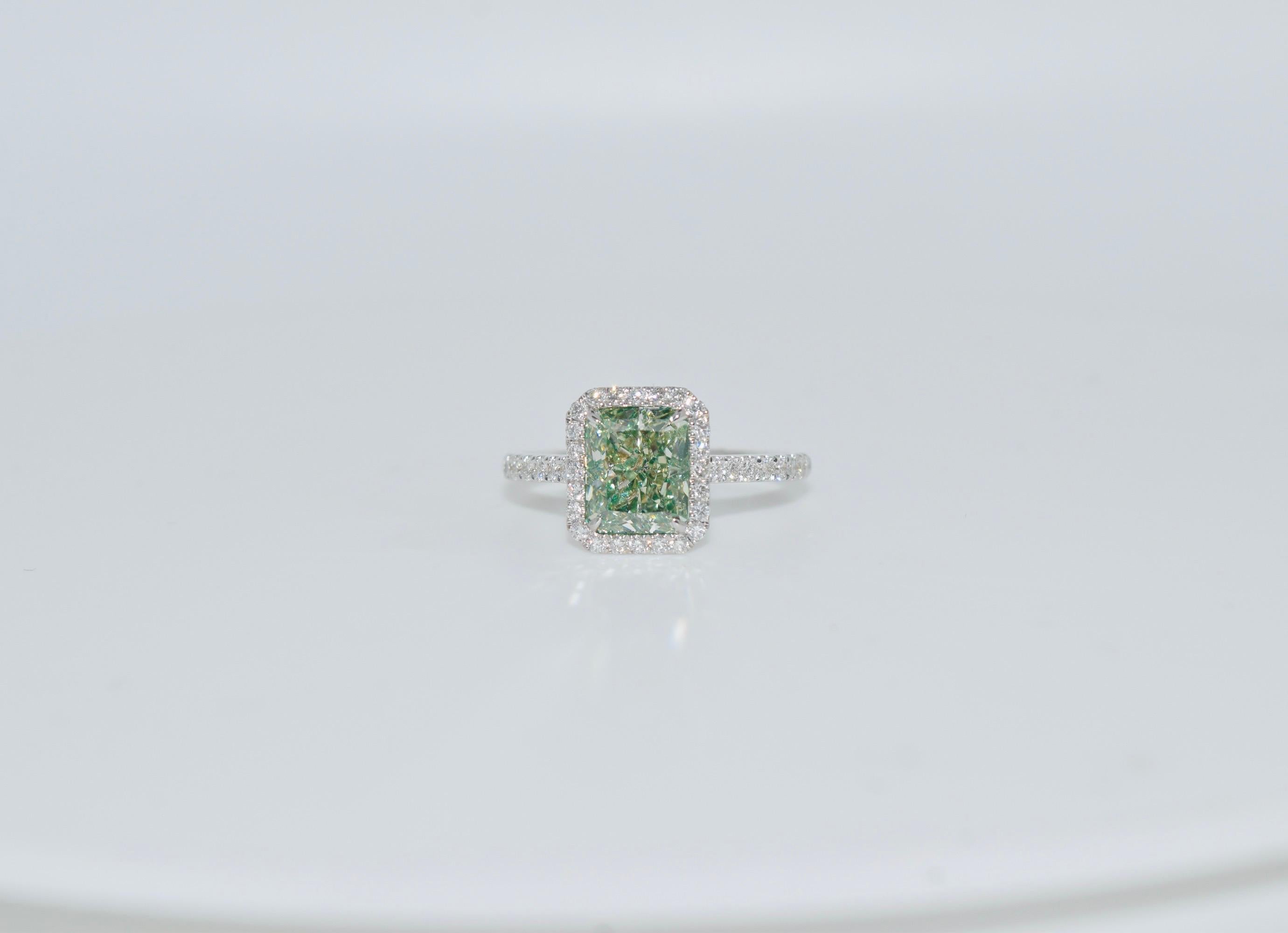 GIA Certified 2.38 Carat Fancy Light Greenish Yellow VS1 Clarity Diamond Ring For Sale 7