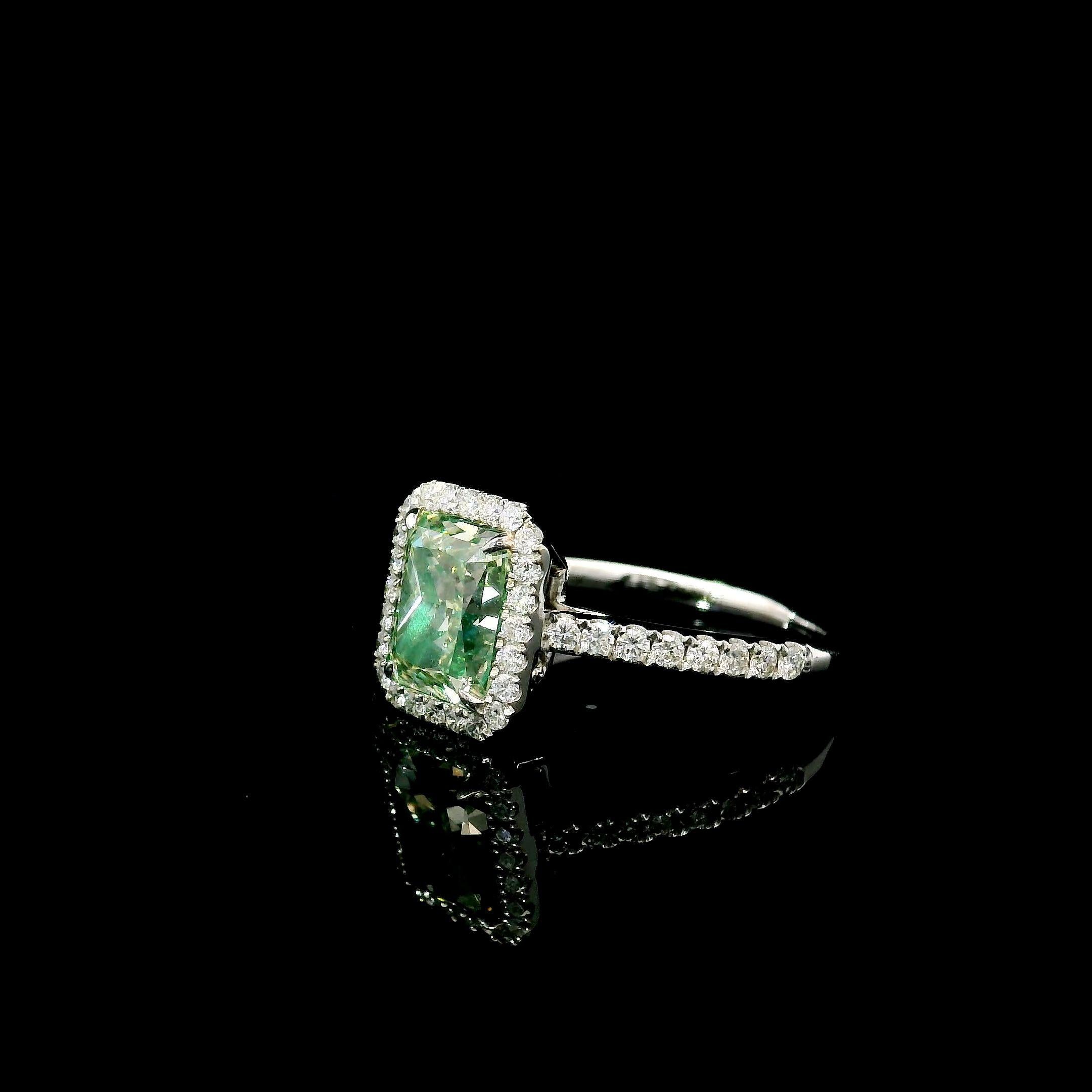 GIA Certified 2.38 Carat Fancy Light Greenish Yellow VS1 Clarity Diamond Ring In New Condition For Sale In บางรัก, TH
