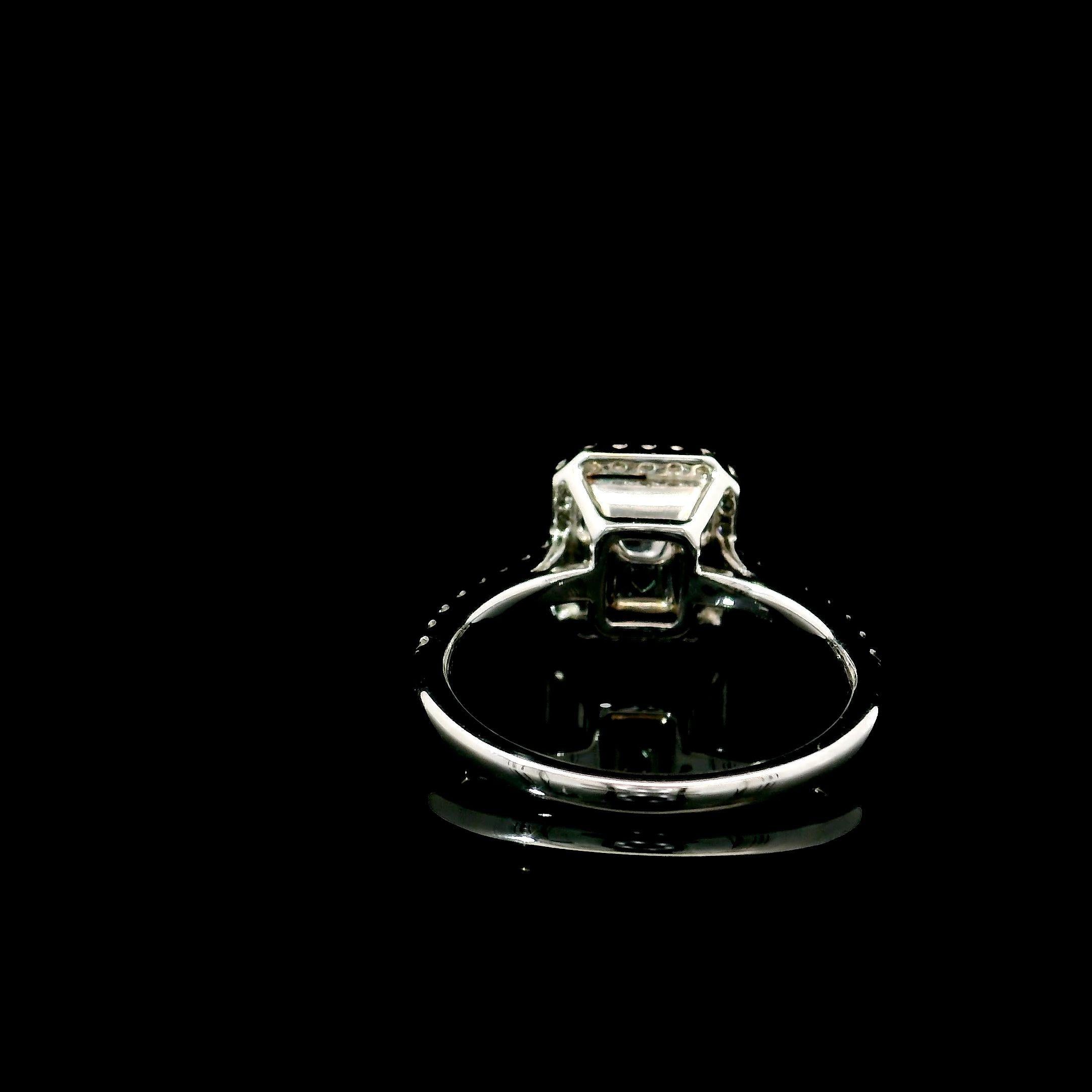Women's or Men's GIA Certified 2.38 Carat Fancy Light Greenish Yellow VS1 Clarity Diamond Ring For Sale