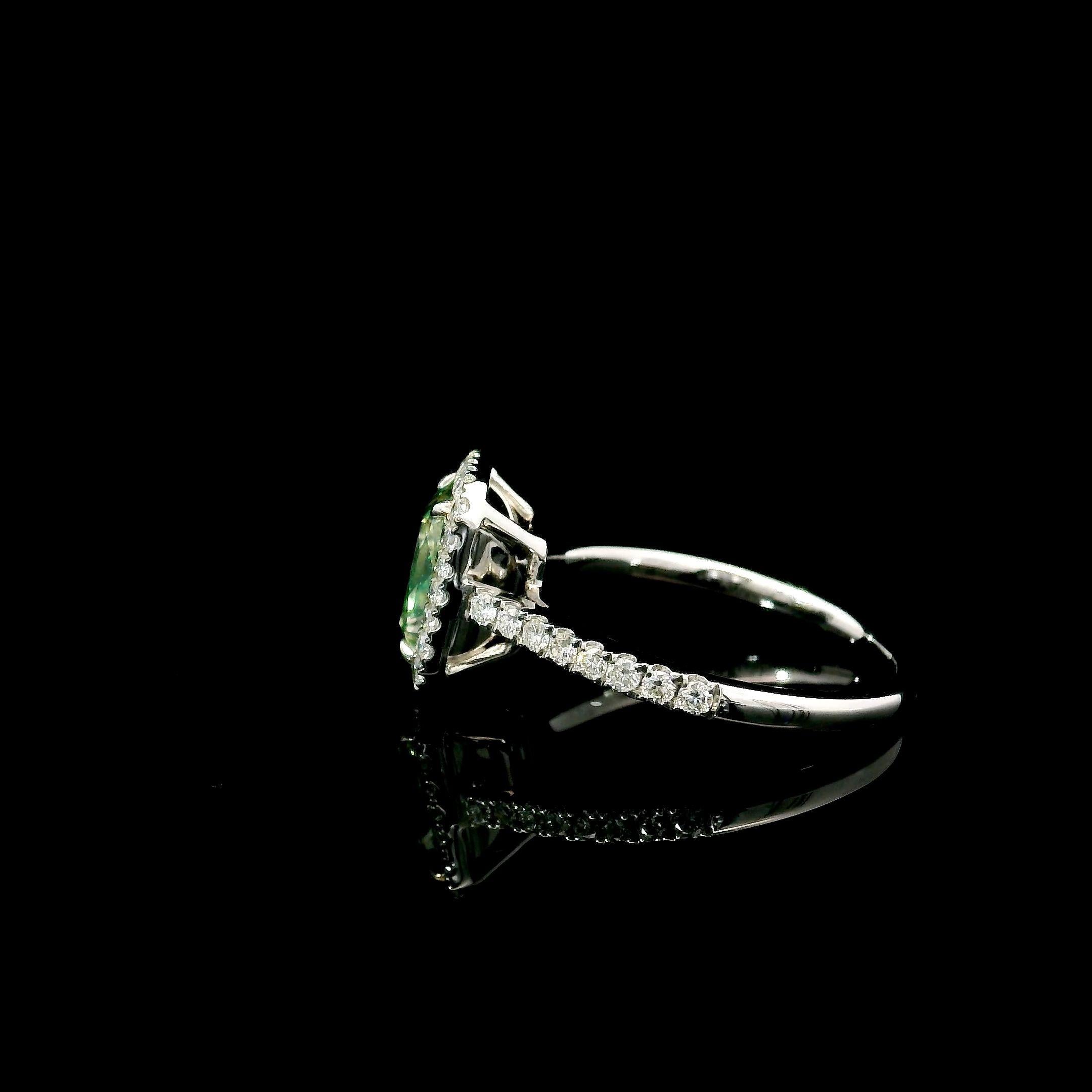 GIA Certified 2.38 Carat Fancy Light Greenish Yellow VS1 Clarity Diamond Ring For Sale 1