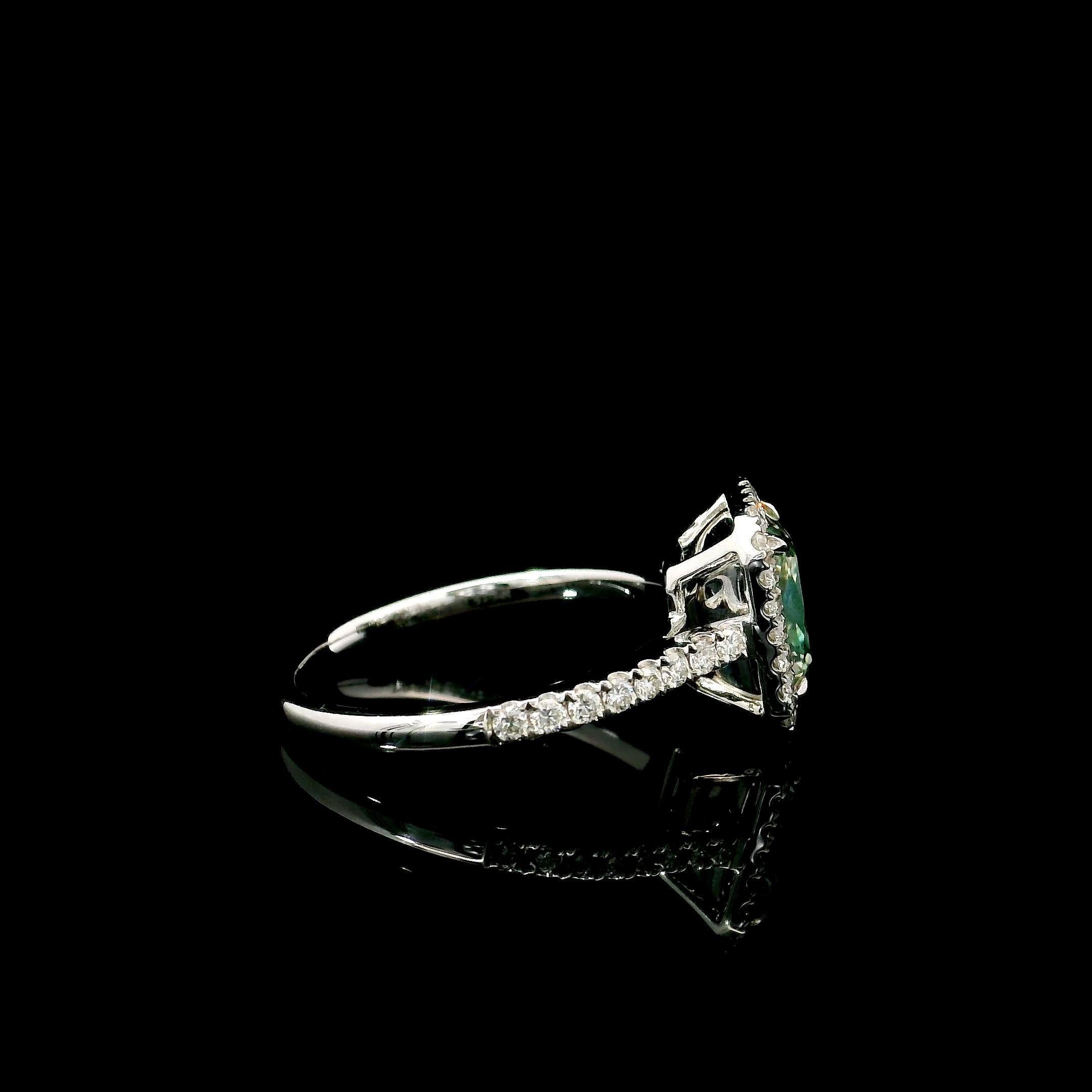 GIA Certified 2.38 Carat Fancy Light Greenish Yellow VS1 Clarity Diamond Ring For Sale 2