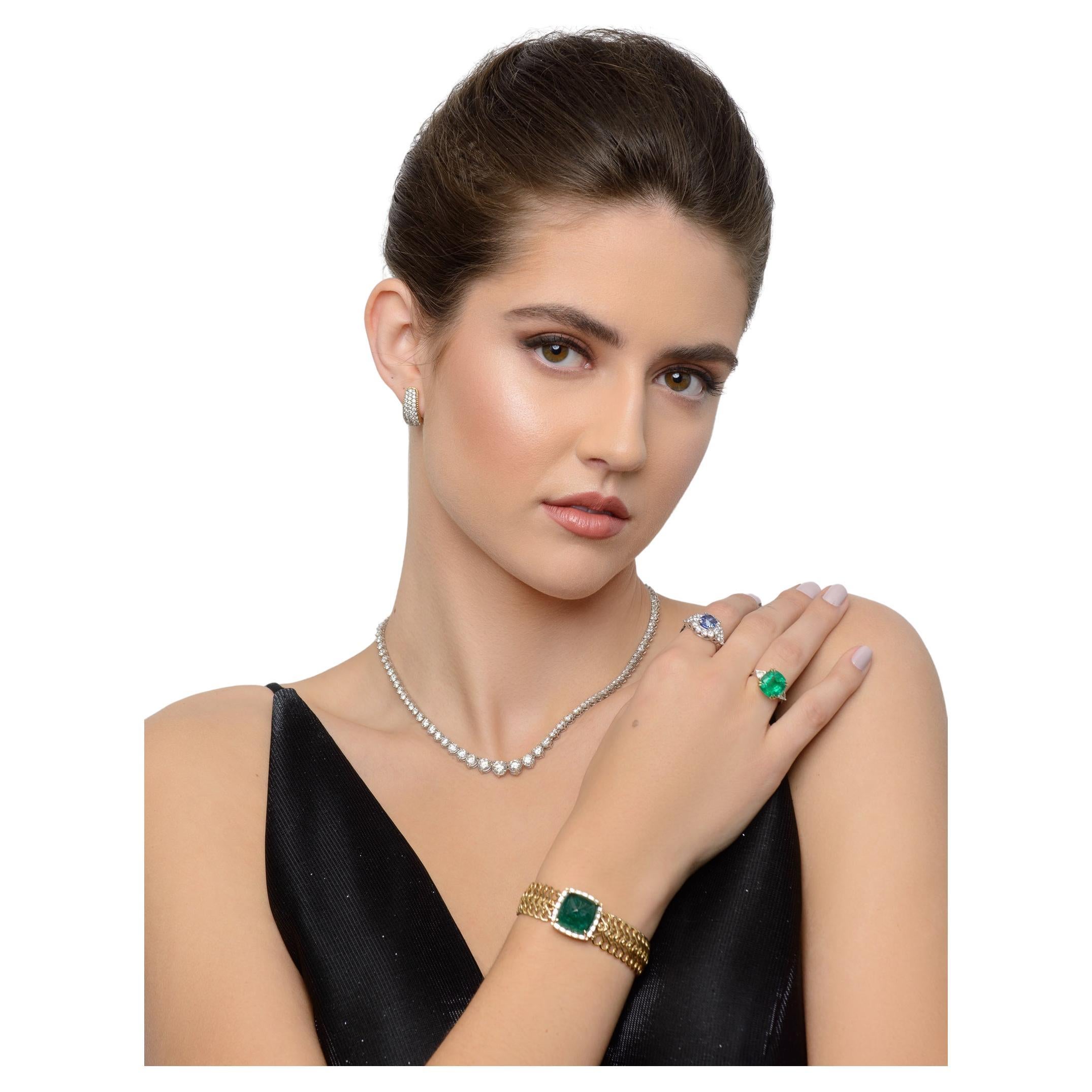 GIA Certified 23.90 Carat Sugarloaf Emerald 18 Carat Gold Diamond Bracelet In New Condition For Sale In Rome, IT