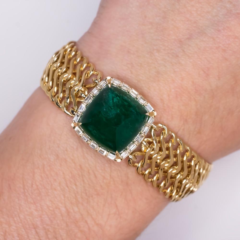 GIA Certified 23.90 Carat Sugarloaf Emerald 18 Carat Gold Diamond Bracelet For Sale 1